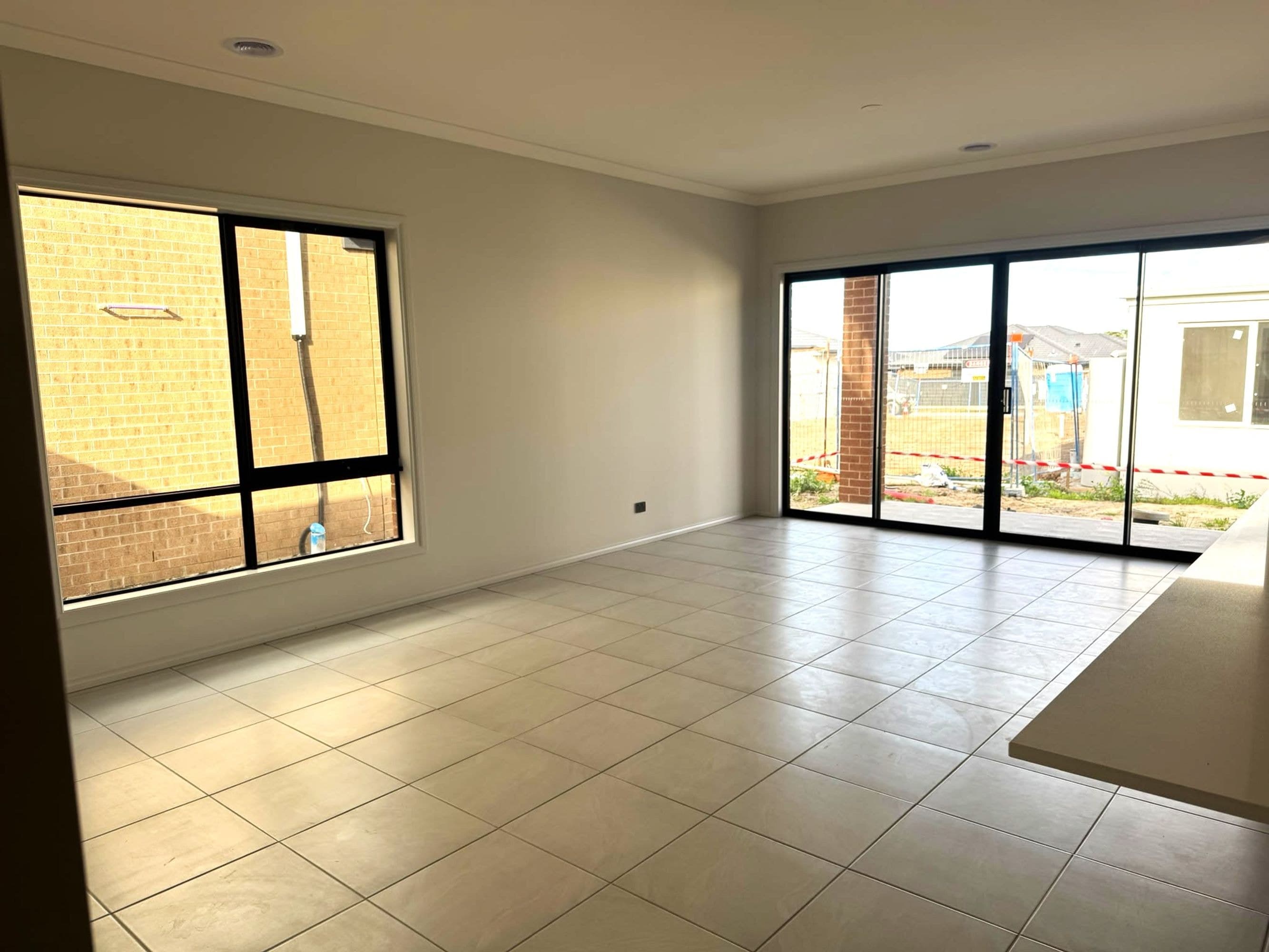 83 Goldfields Boulevard, Clyde North - Thumbnail 3
