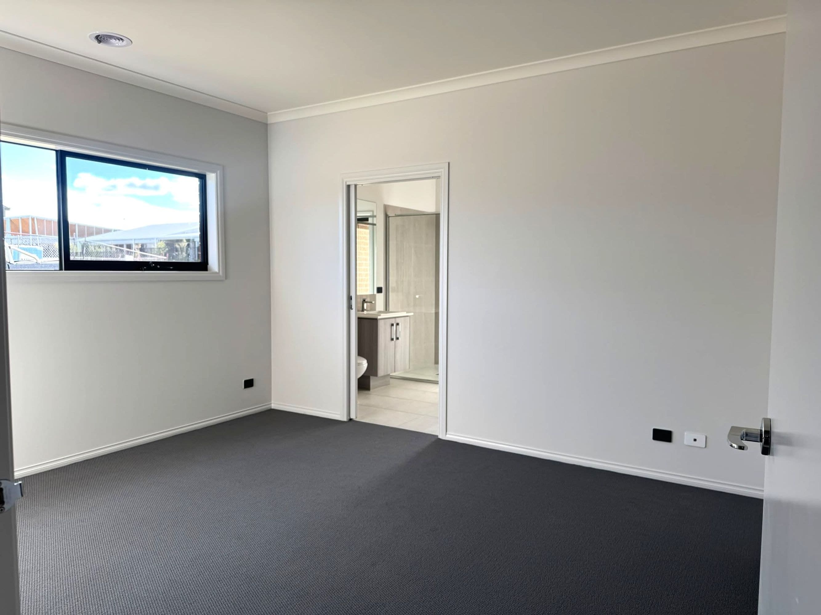 83 Goldfields Boulevard, Clyde North - Thumbnail 7