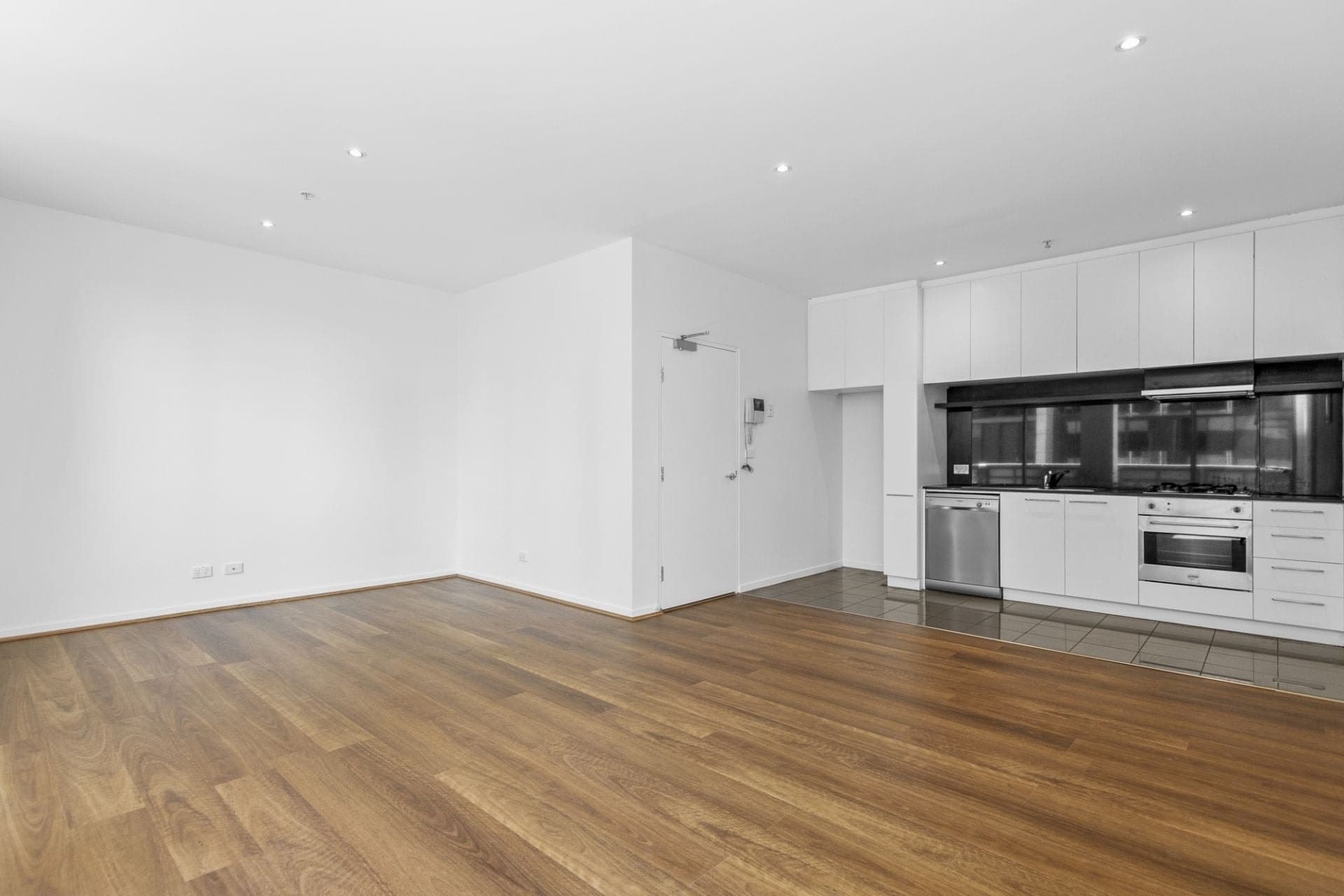 1605/25-33 Wills Street Melbourne VIC, Melbourne - Thumbnail 2
