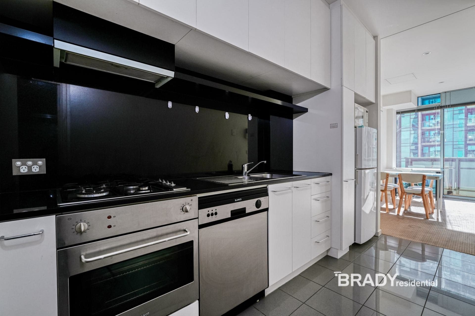 1402/25-33 Wills Street Melbourne VIC, Melbourne - Thumbnail 2