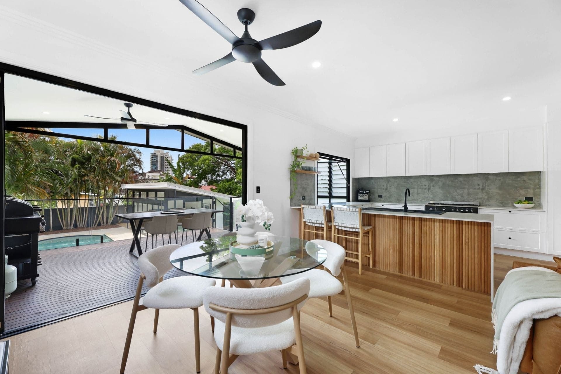 7 Vernon Avenue, Labrador, Labrador - Thumbnail 4