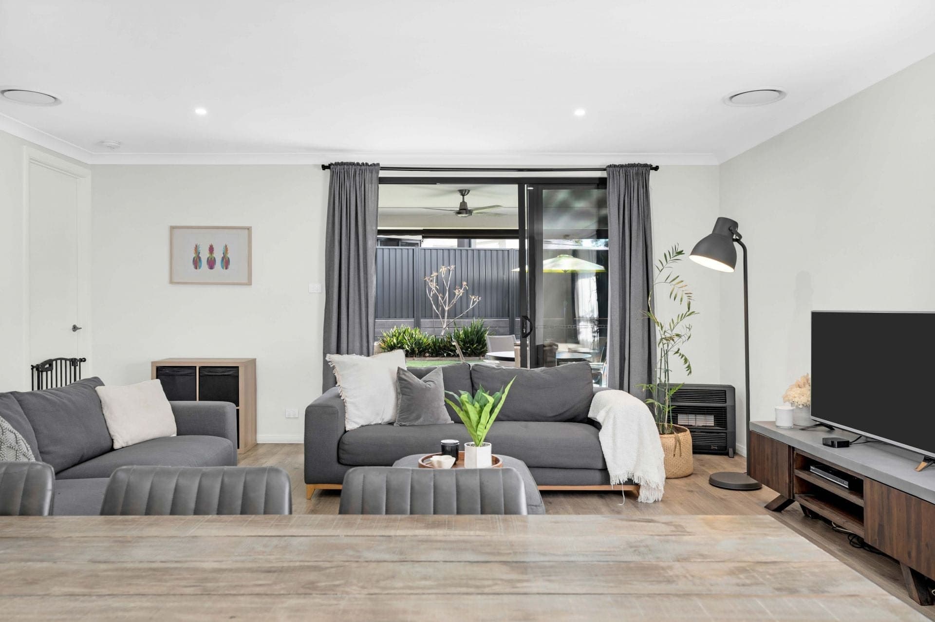 24 Poulton Terrace, Campbelltown, Campbelltown - Thumbnail 3