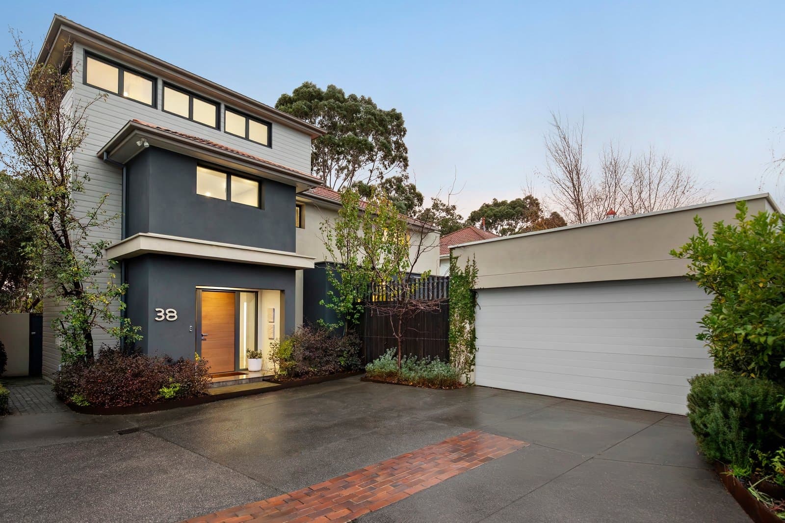 38 The Crescent, Port Melbourne - Image 1