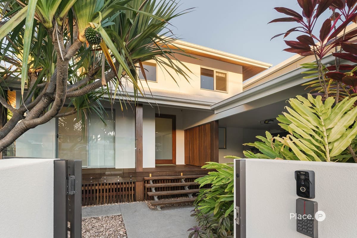 72 Smallman Street, Bulimba - Thumbnail 3