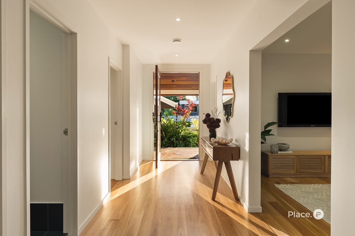 72 Smallman Street, Bulimba - Thumbnail 4