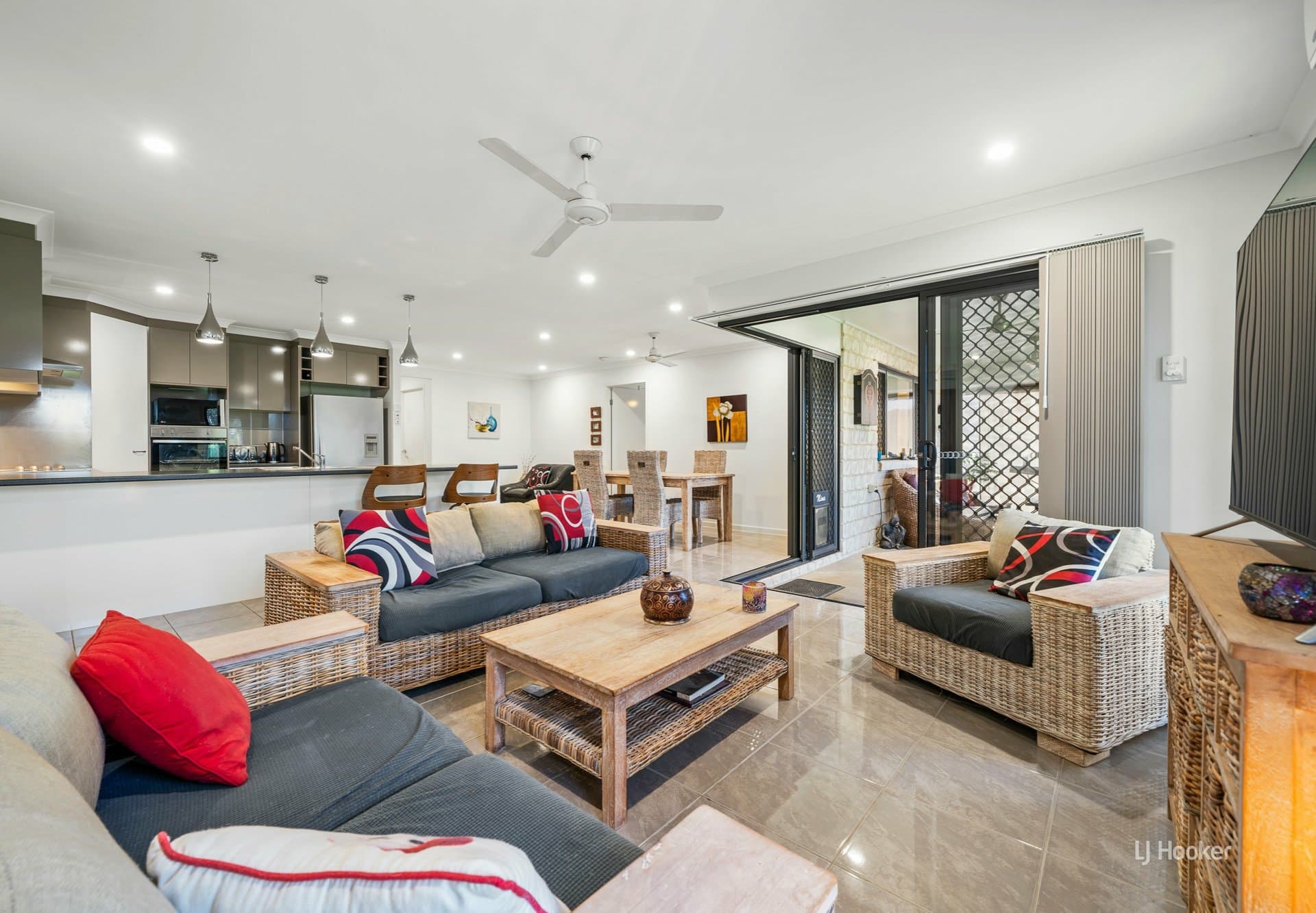 48 Settlers Rise, Woolmar, Woolmar - Thumbnail 5