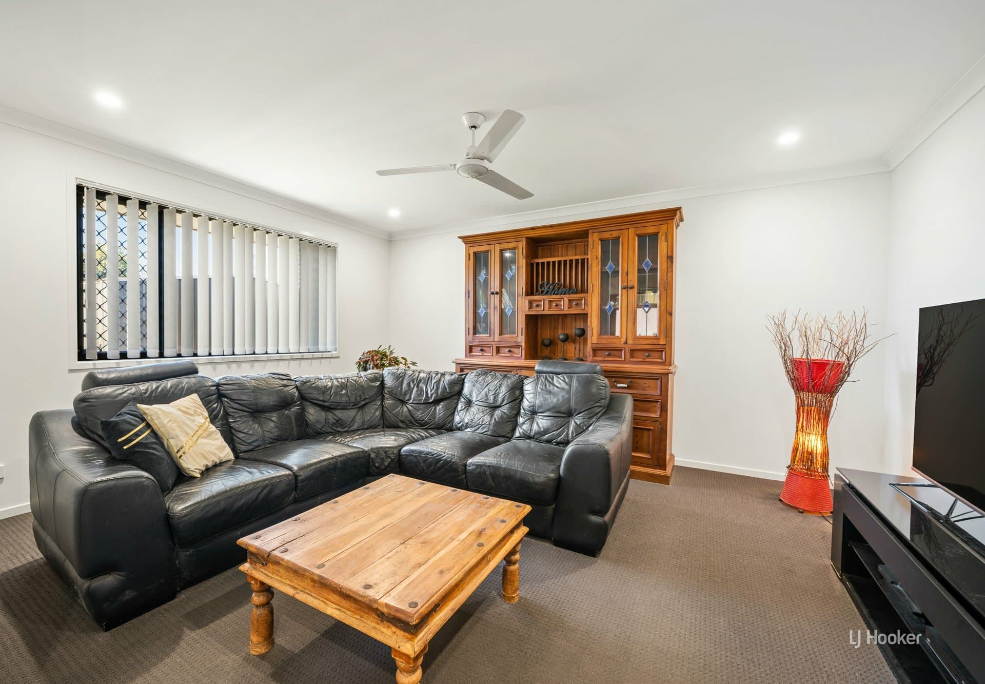 48 Settlers Rise, Woolmar, Woolmar - Thumbnail 7