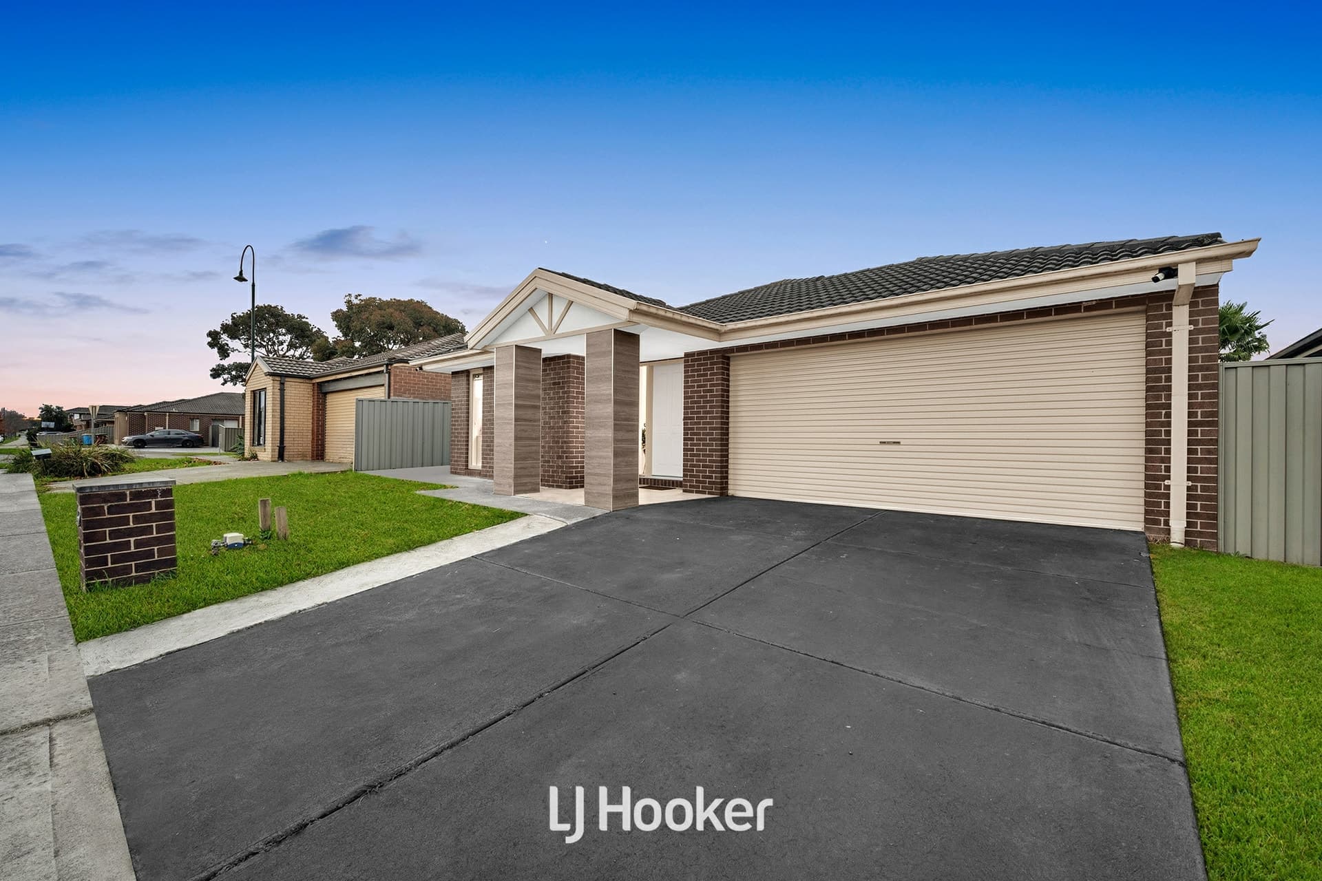 52 Bradford Drive, Cranbourne East, Cranbourne East - Thumbnail 2