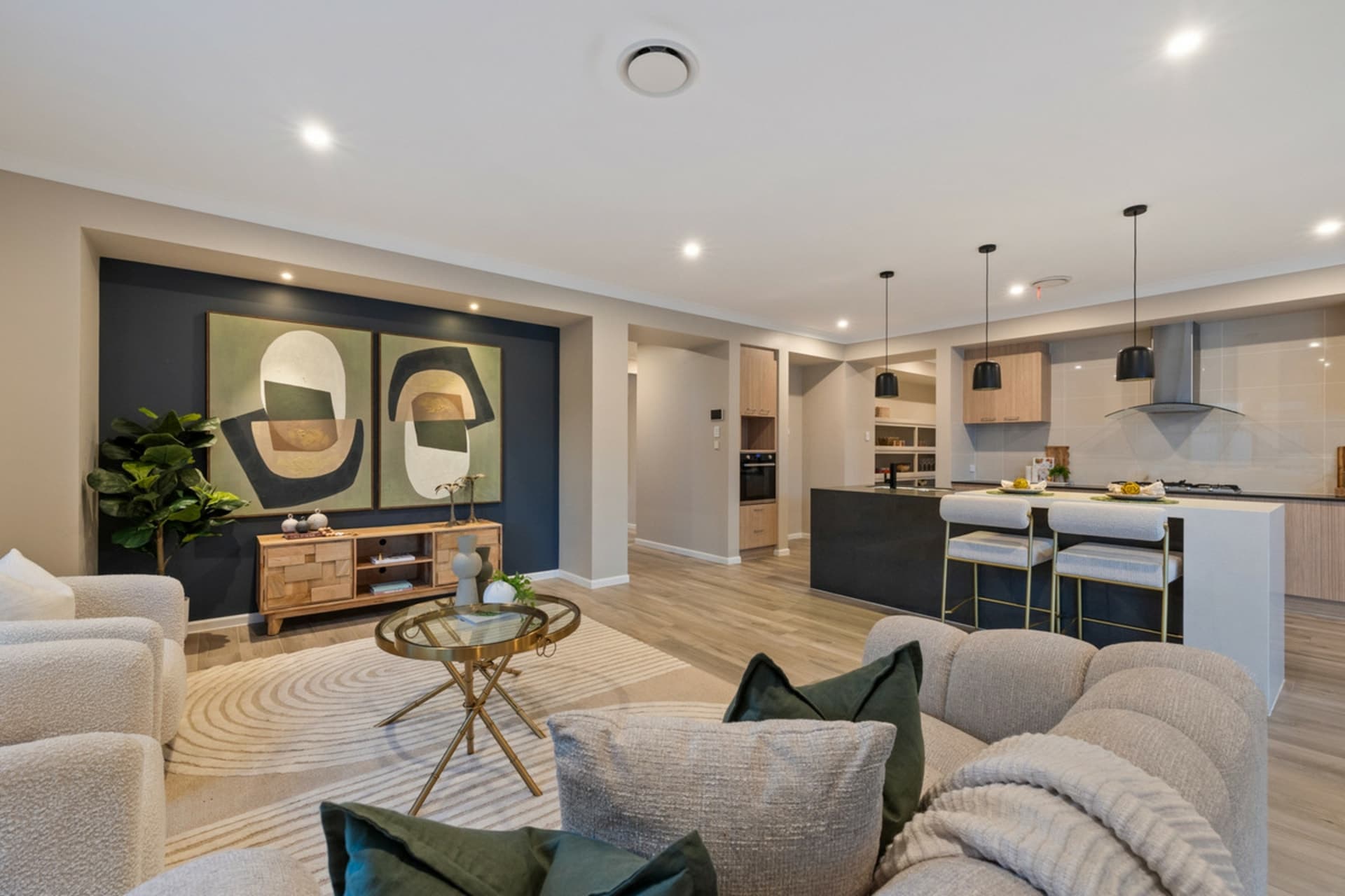 15 Moore Street, Victoria Point, Victoria Point - Thumbnail 3