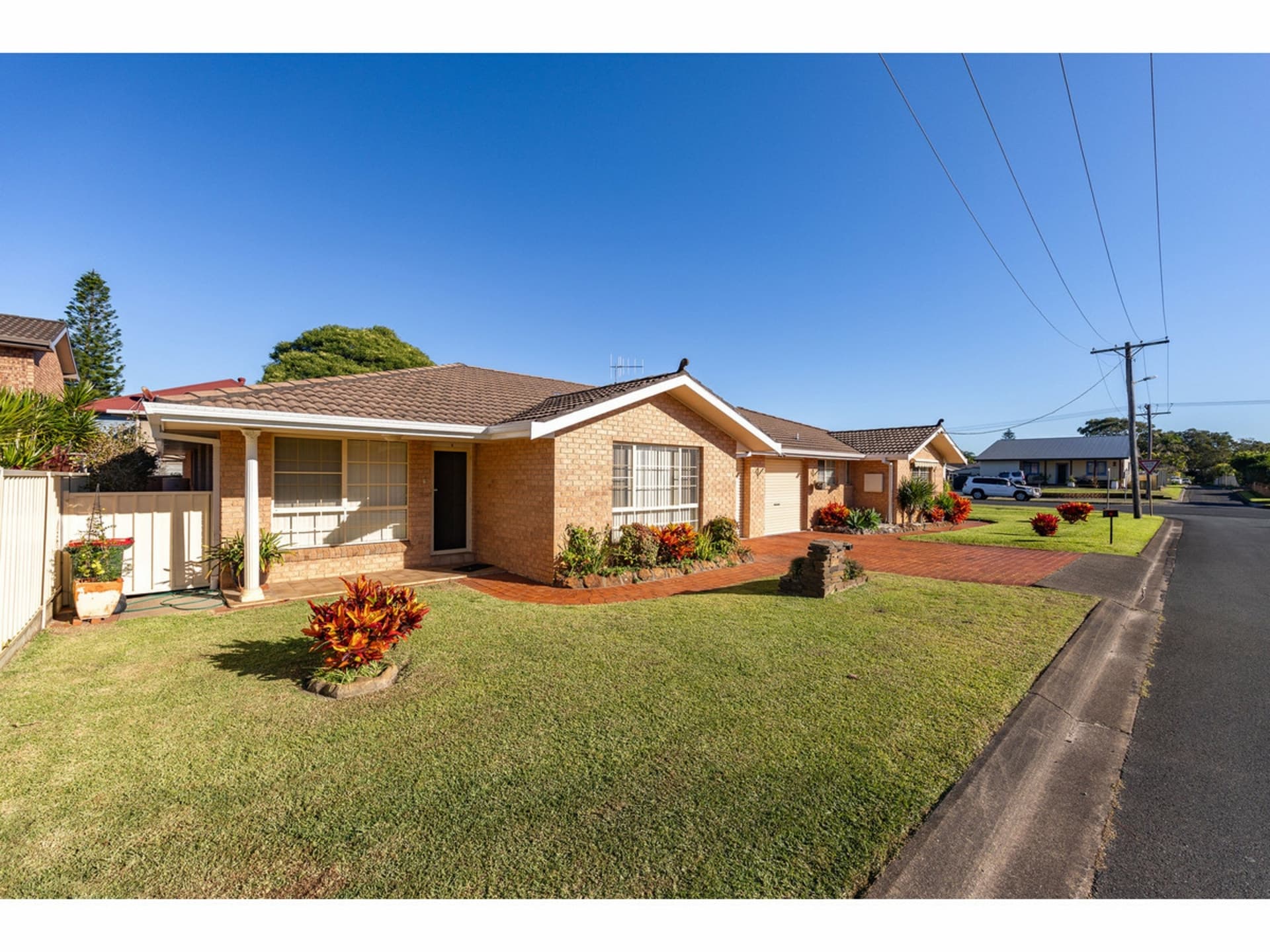 2/8 Kent Street, Tuncurry, Tuncurry - Image 1