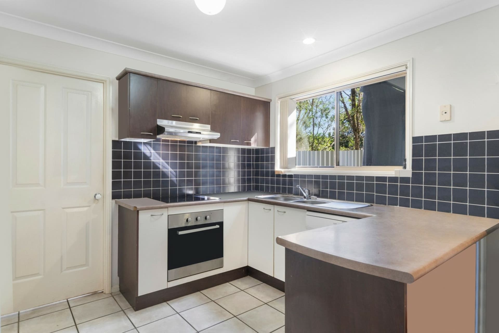 112/31 Archipelago Street, Pacific Pines, Pacific Pines - Thumbnail 3