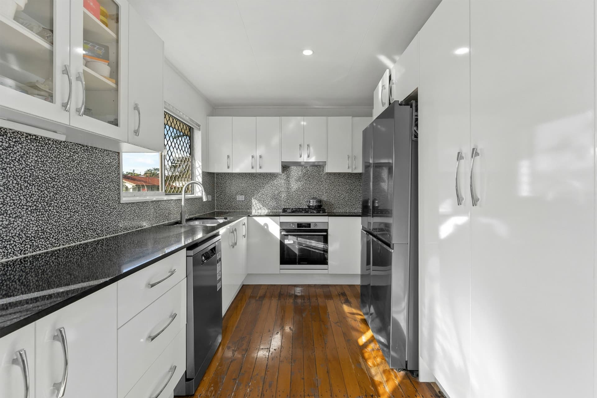 31 Coolmunda Street, Mansfield, Mansfield - Thumbnail 4