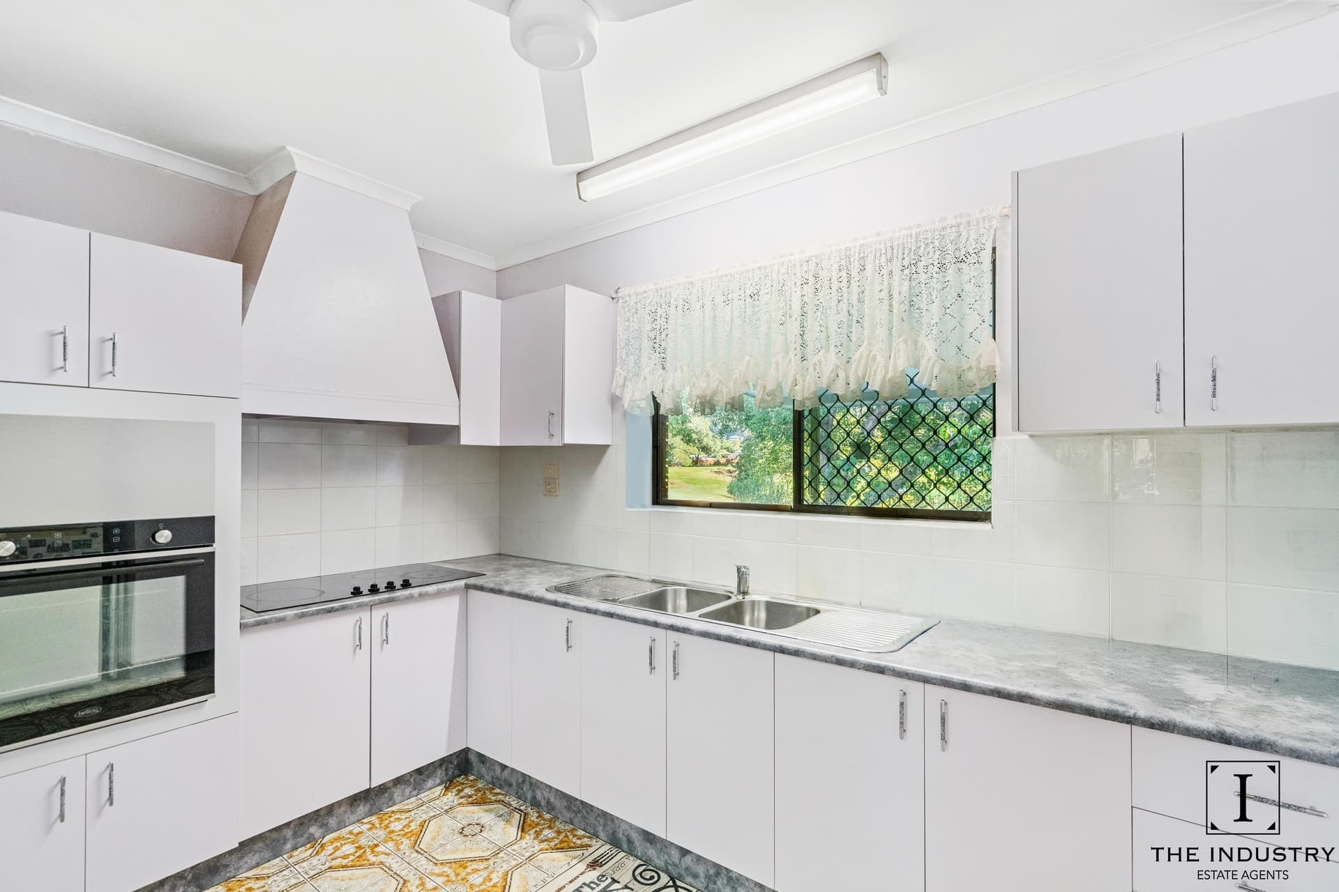 3 Carnation Drive, Mooroobool QLD 4870, Mooroobool - Thumbnail 4