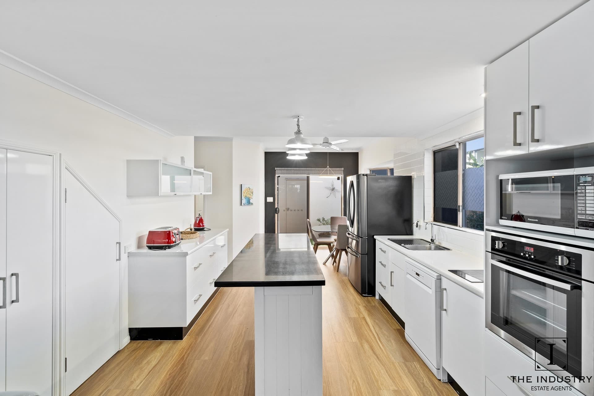 2/10 Hill Street, Manunda QLD 4870, Manunda - Thumbnail 2