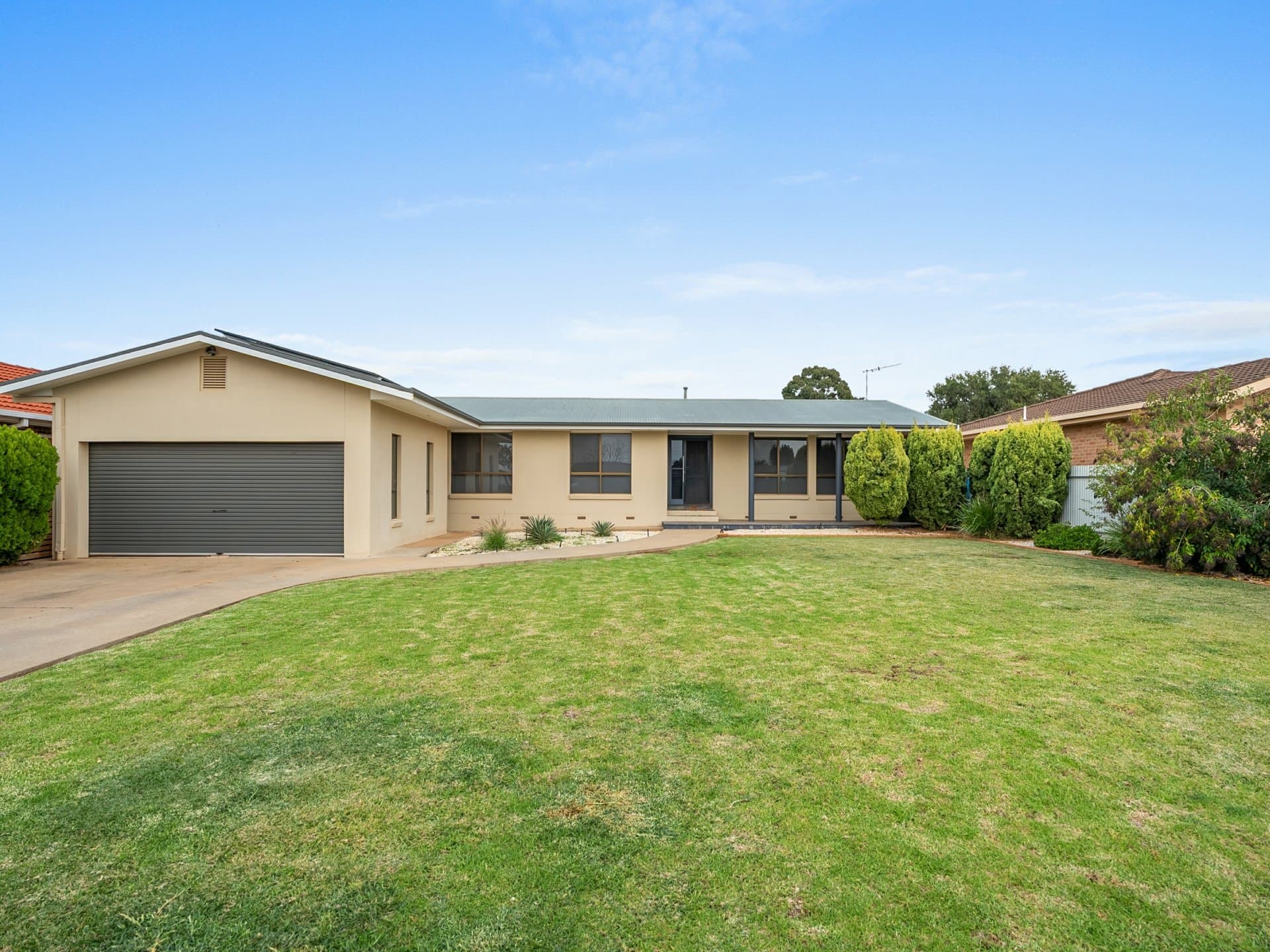 22 Clifton Boulevard, Griffith, Griffith - Image 1