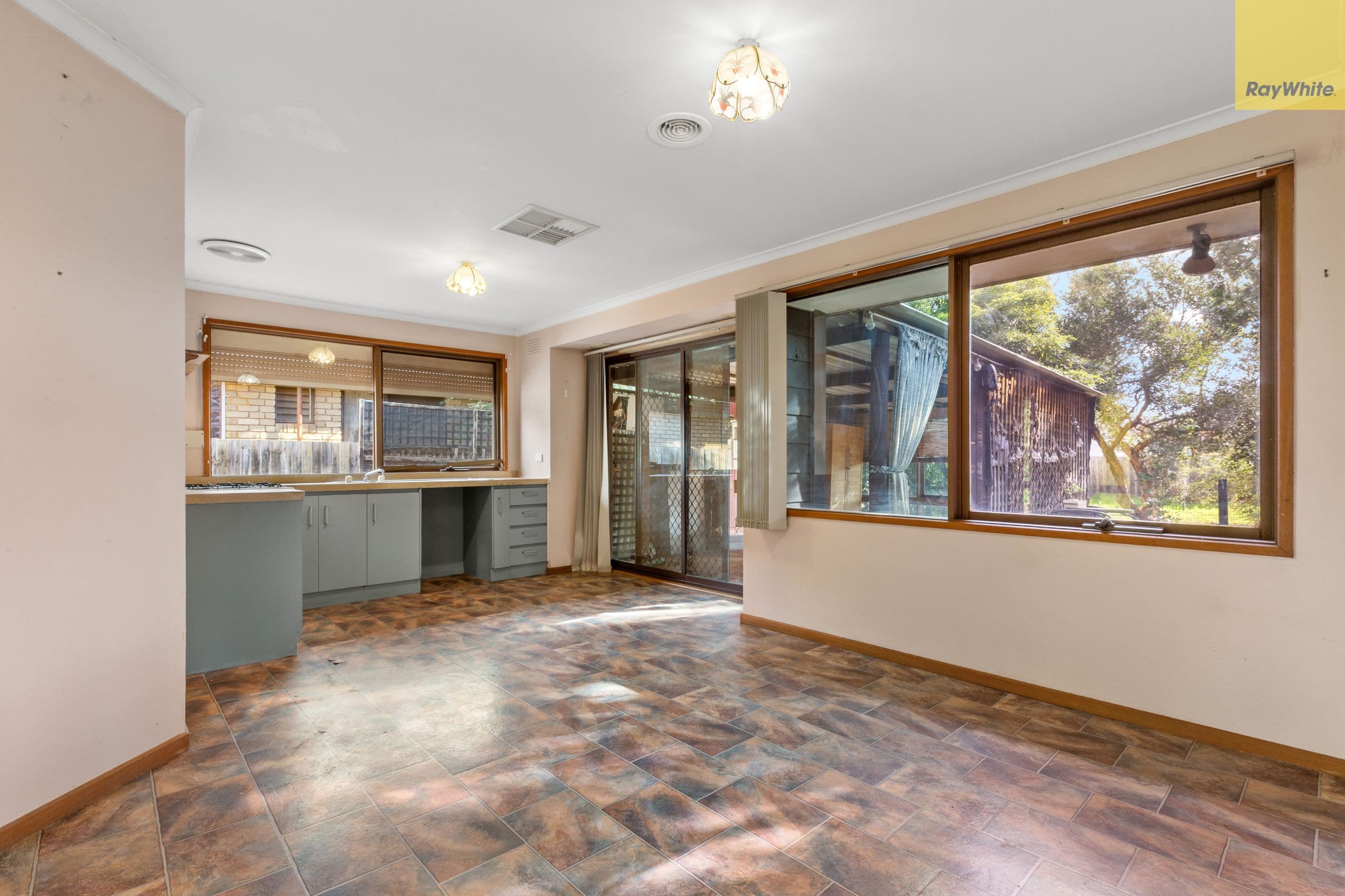 15 Sturt Road, Melton South VIC 3338, Melton South - Thumbnail 4