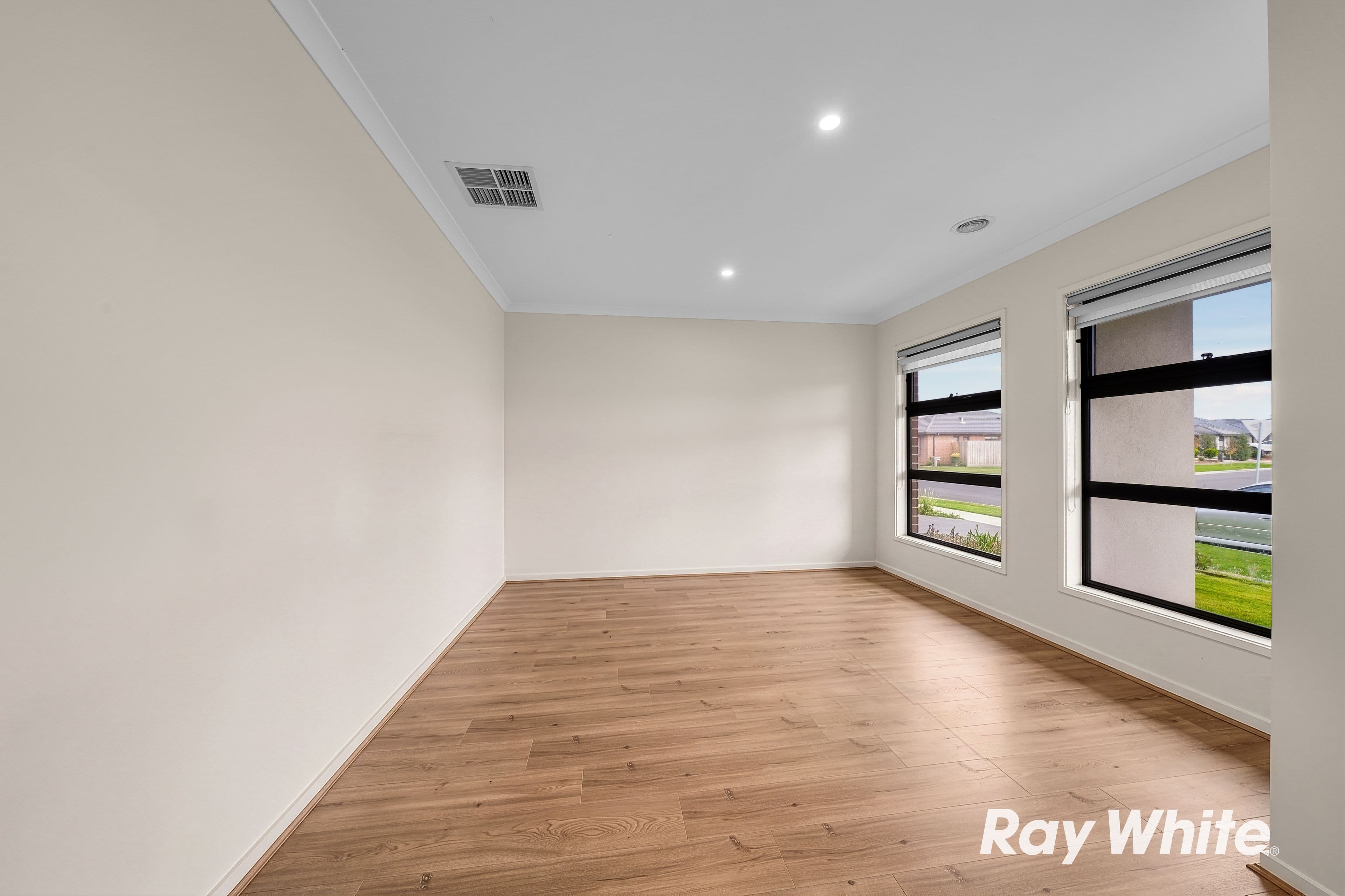 26 Oakham Street, Donnybrook VIC 3064, Donnybrook - Thumbnail 2
