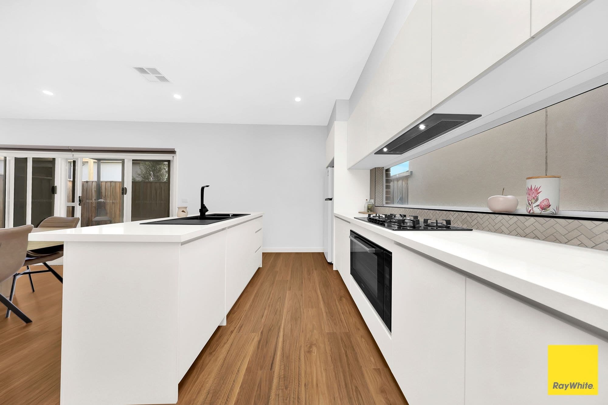 28 Trowbridge Drive, Wollert VIC 3750, Wollert - Thumbnail 3