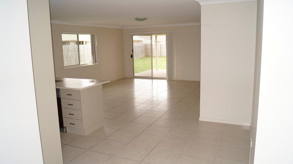 Lowood, Lowood - Thumbnail 3