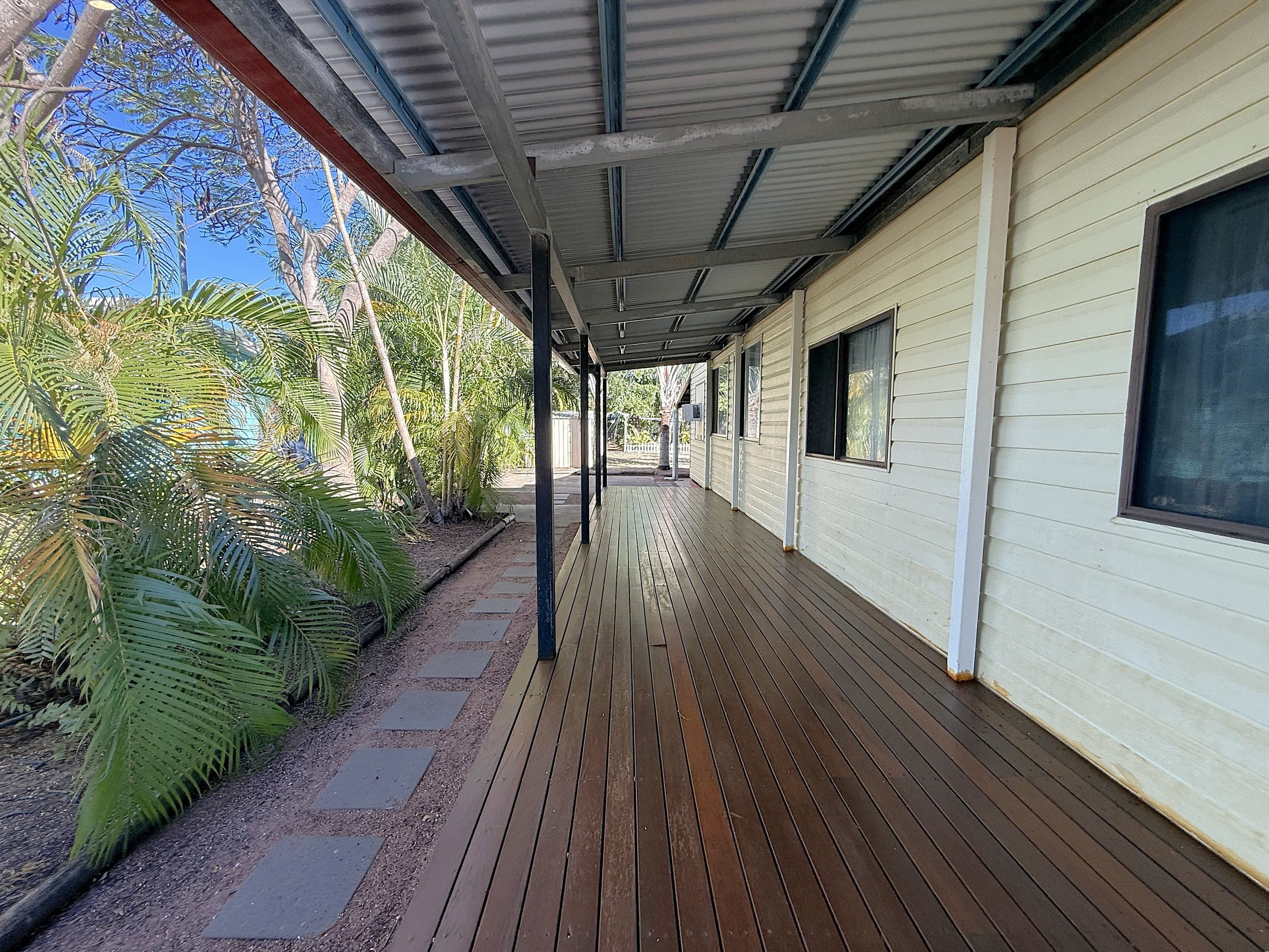 131 Yew Street, Barcaldine QLD 4725, Barcaldine - Thumbnail 3