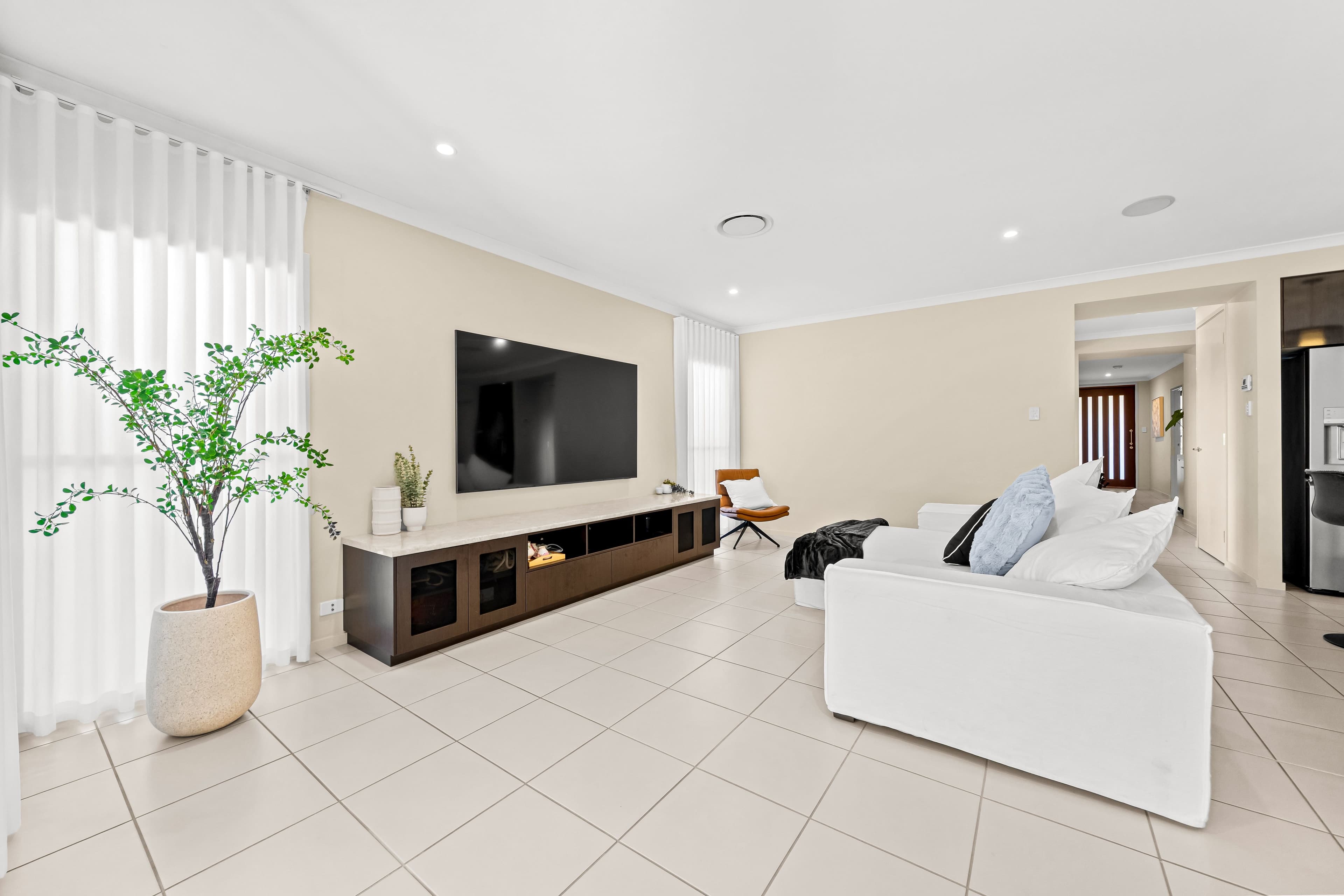 7 Madanie Crescent, Underwood QLD 4119, Underwood - Thumbnail 2