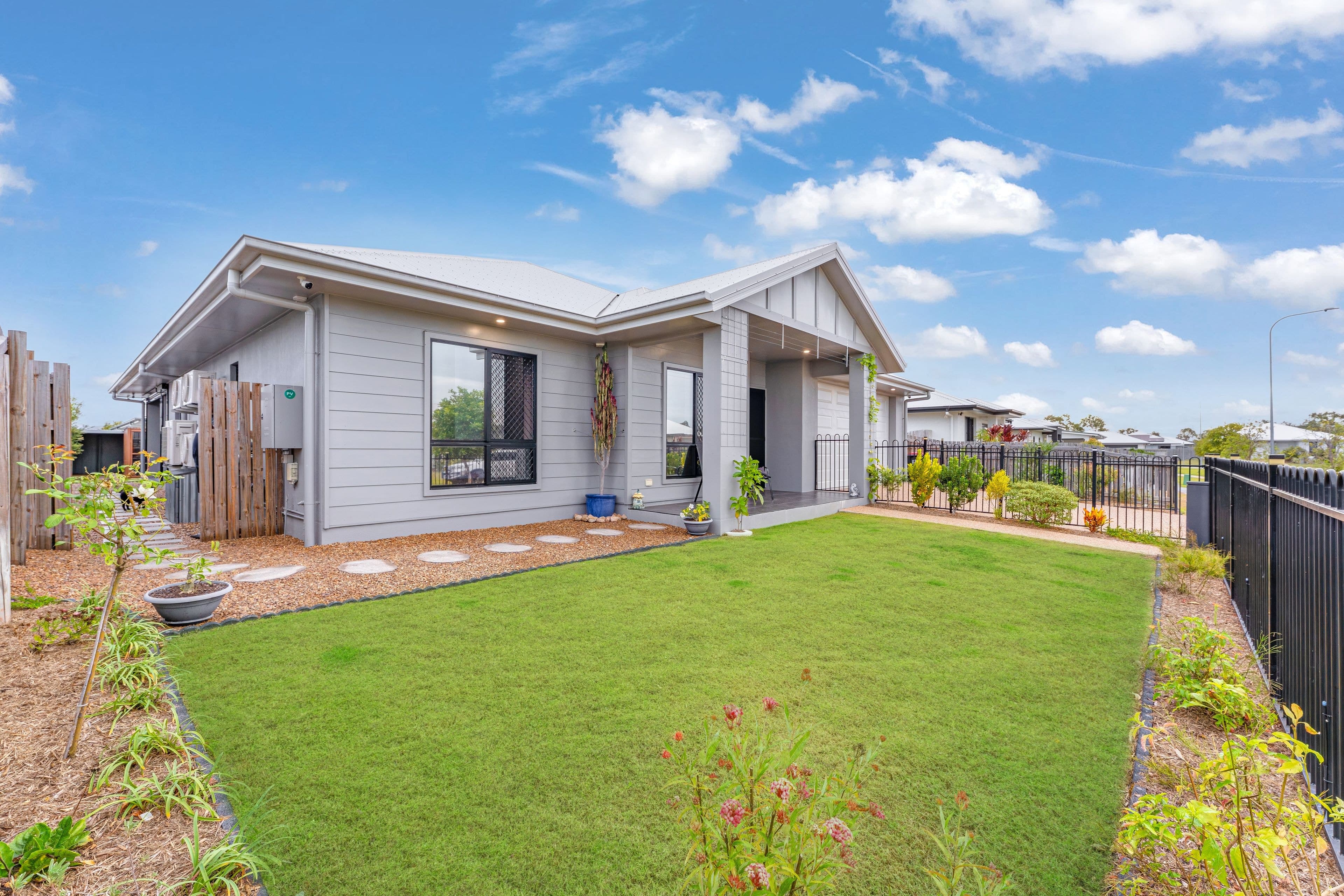 8 Burflower Street, Mount Low QLD 4818, Mount Low - Thumbnail 2