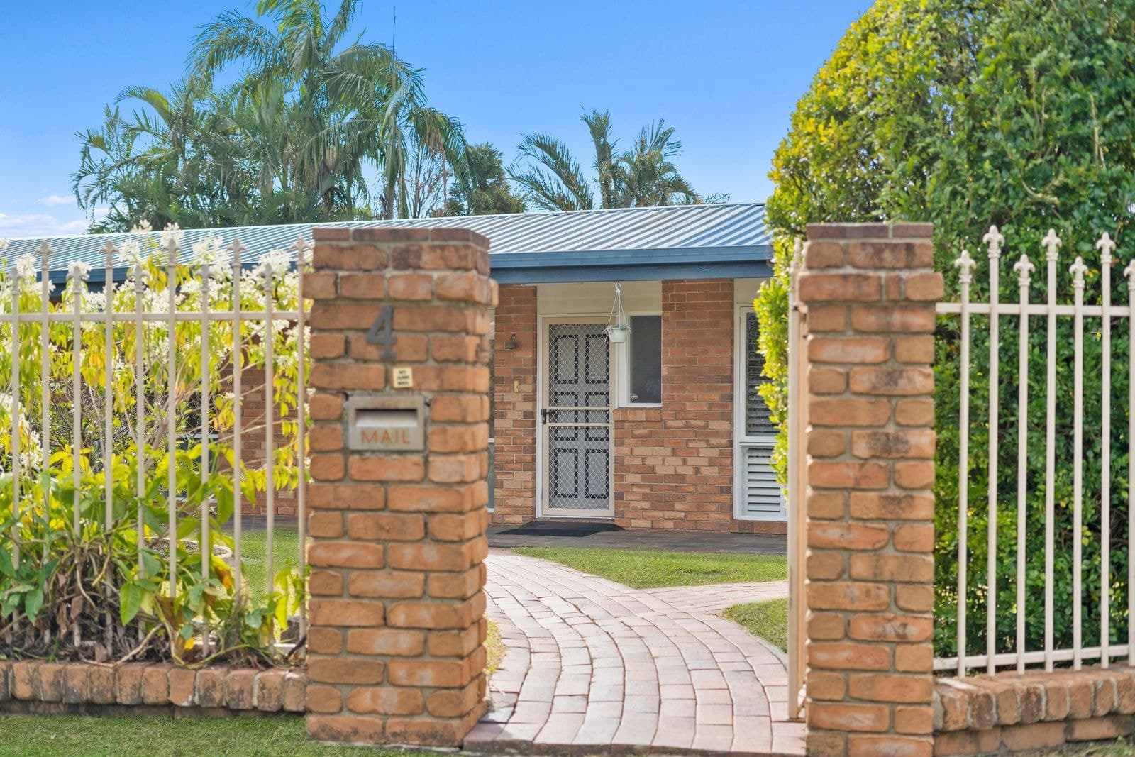 4 Caister Court, Carindale QLD 4152, Carindale - Thumbnail 3