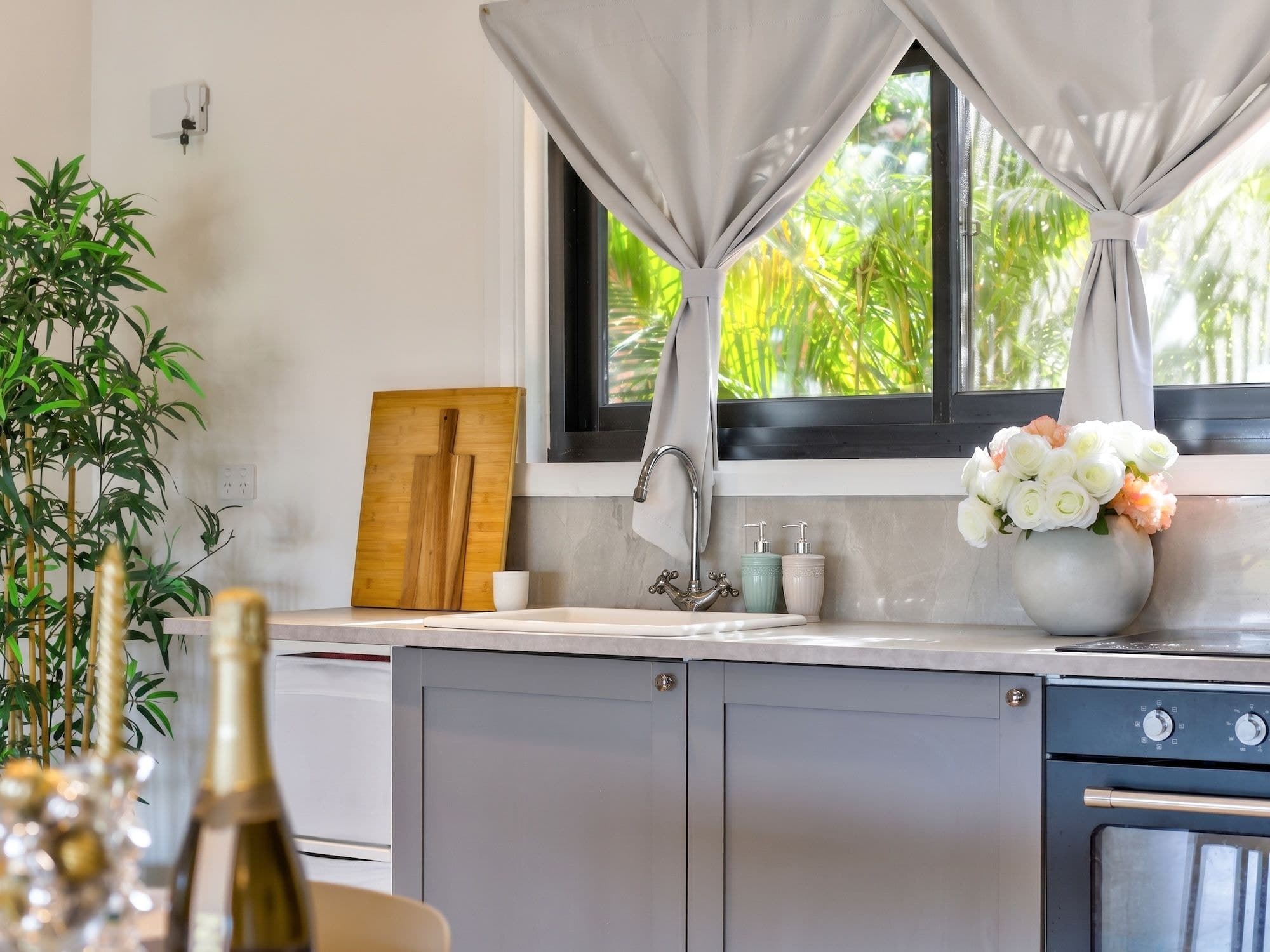 98 Ashmore Road, Bundall QLD 4217, Bundall - Thumbnail 4