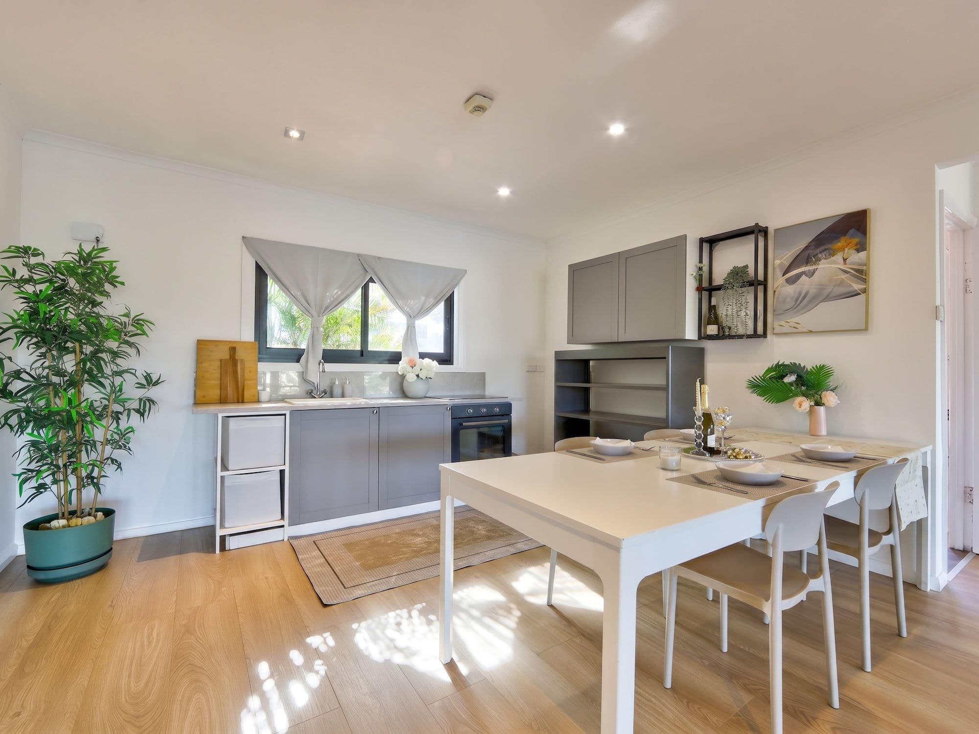 98 Ashmore Road, Bundall QLD 4217, Bundall - Thumbnail 6