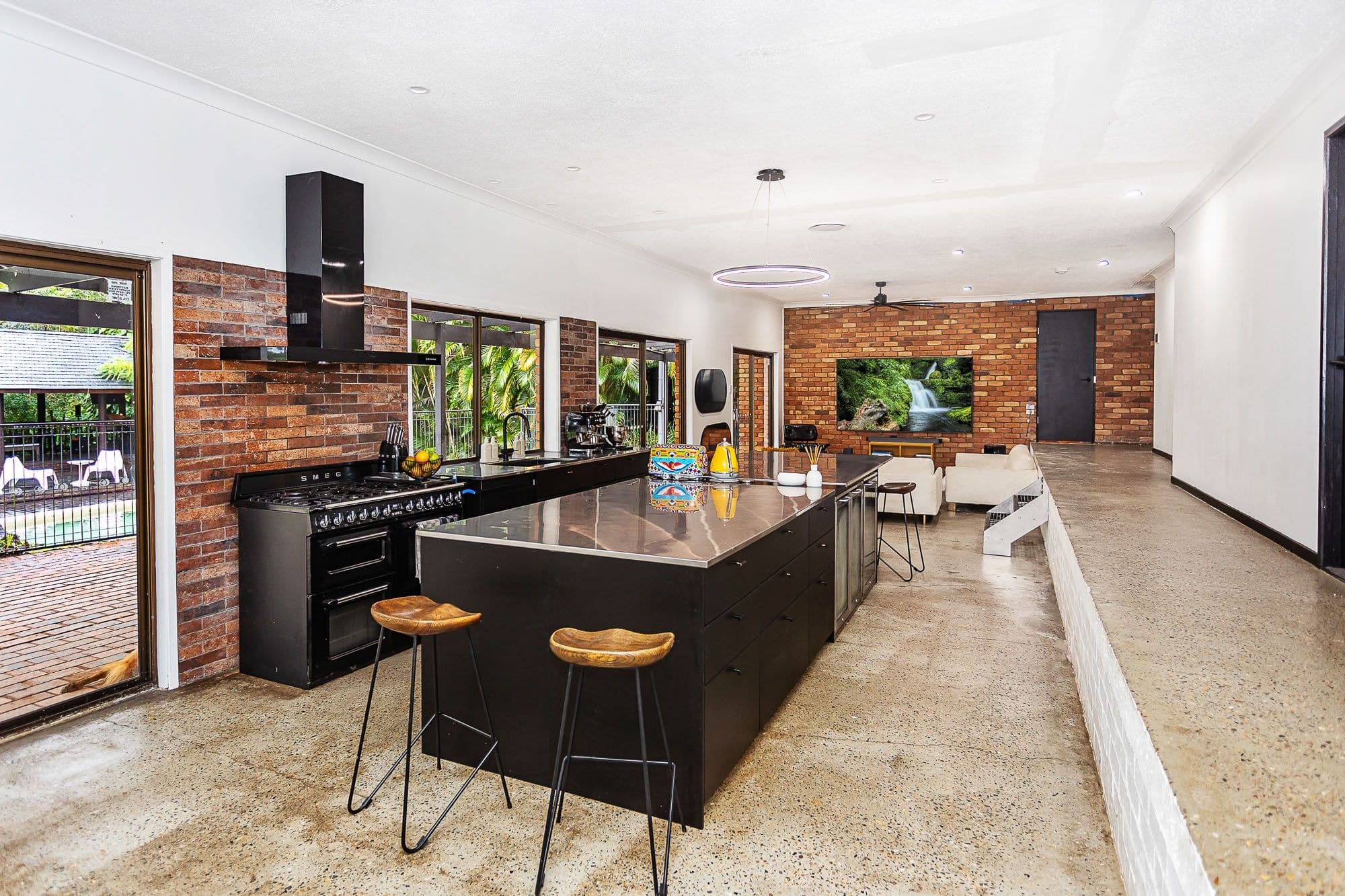 41 Winderadeen Drive, Highland Park QLD 4211, Highland Park - Thumbnail 3