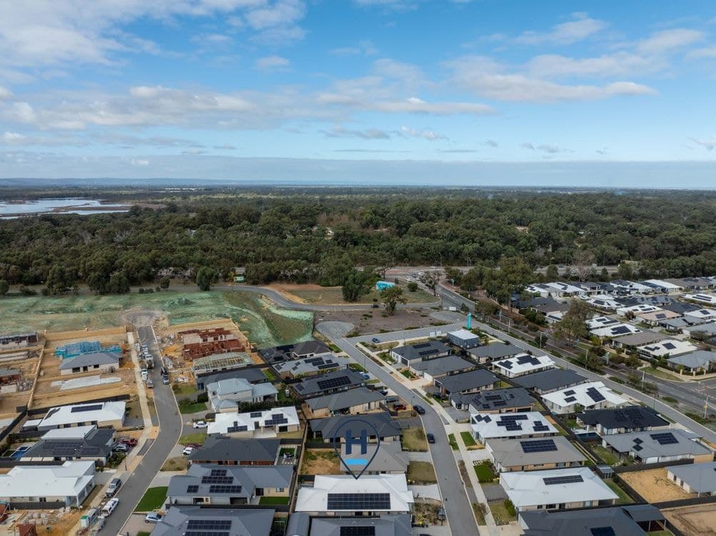 40 Barracoota Loop, LAKELANDS, WA 6180, Lakelands - Thumbnail 4
