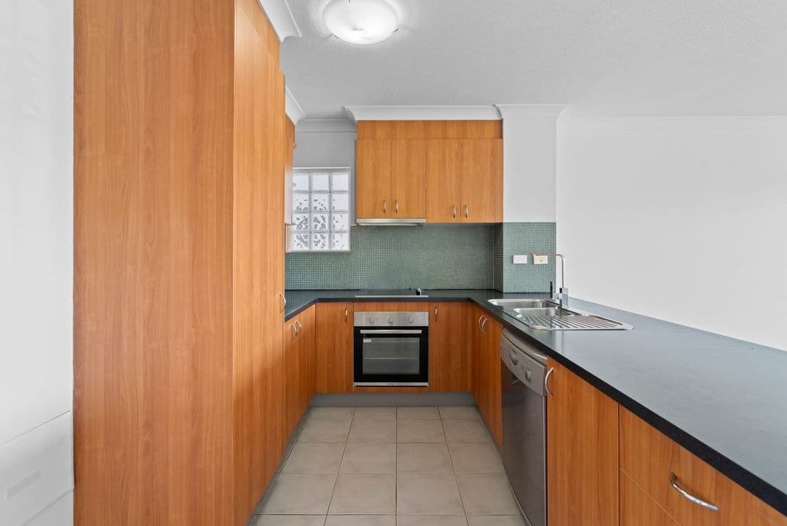 812/33 Clark Street, BIGGERA WATERS, QLD 4216, Biggera Waters - Thumbnail 4