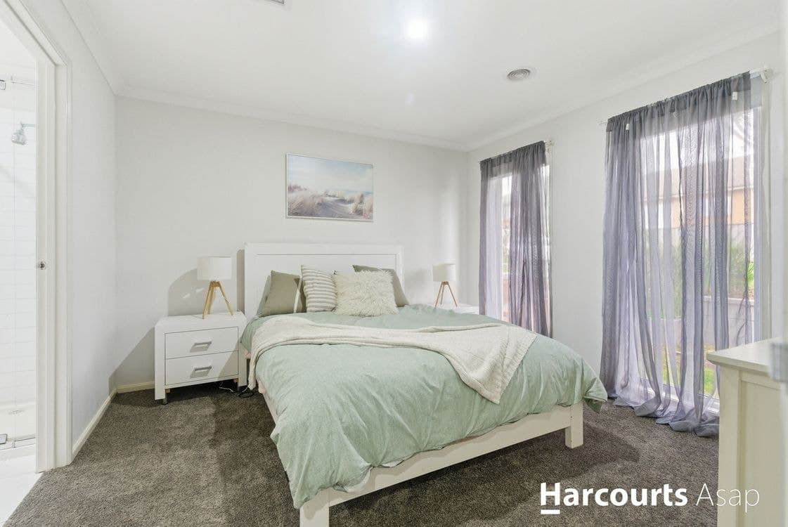 36 Belmont Crescent, Pakenham, VIC 3810, Pakenham - Thumbnail 2