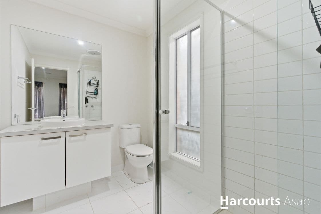 36 Belmont Crescent, Pakenham, VIC 3810, Pakenham - Thumbnail 3