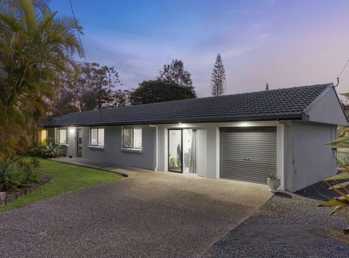 100 Dennis Road, Springwood - Thumbnail 2