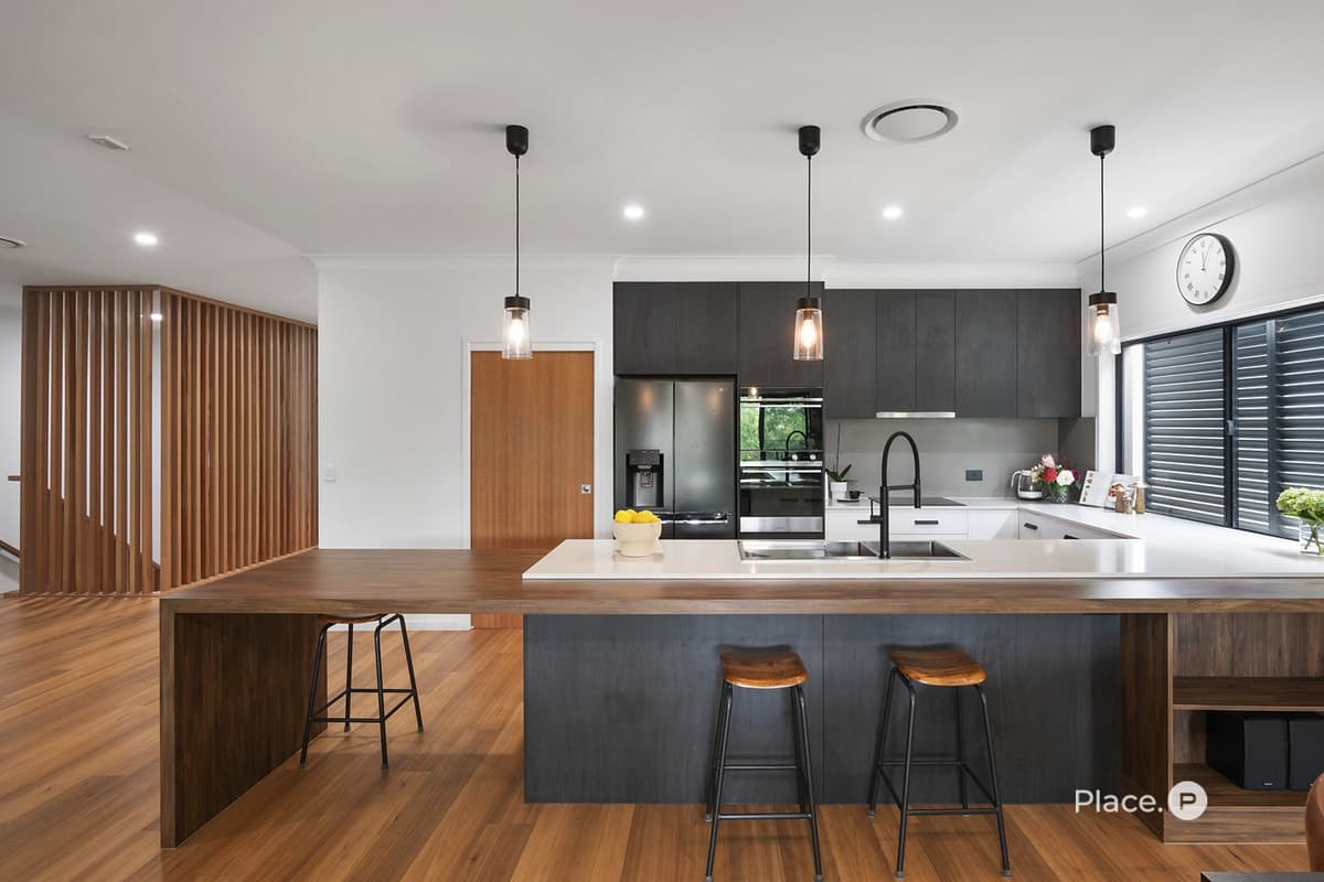 12 Nelson Place, Carindale - Thumbnail 2