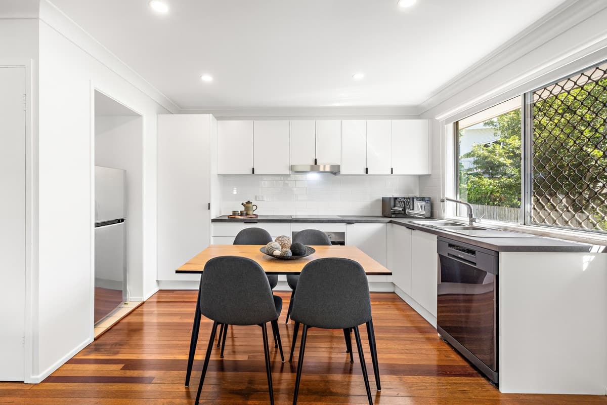 72 Mcfadden Street, Wynnum - Image 1