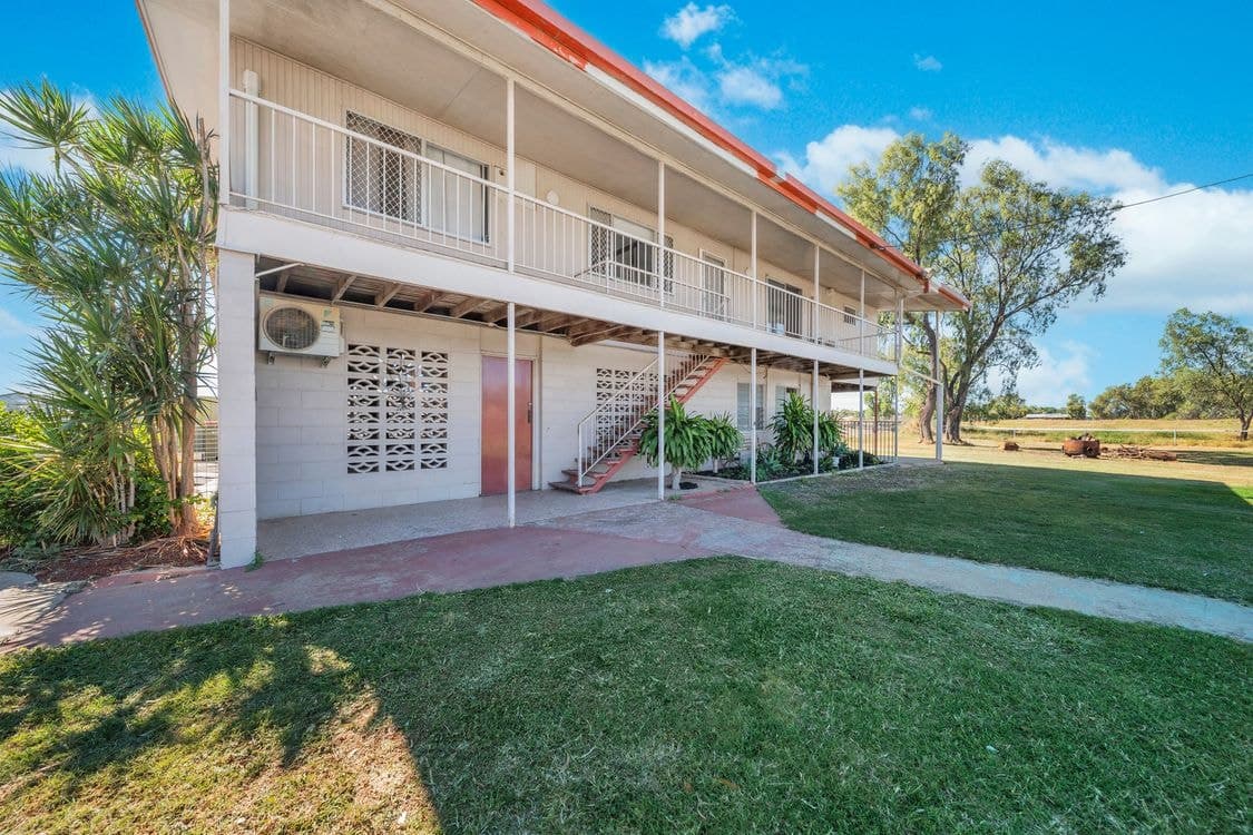 16 Gregory Highway, EMERALD QLD 4720, Emerald - Thumbnail 4