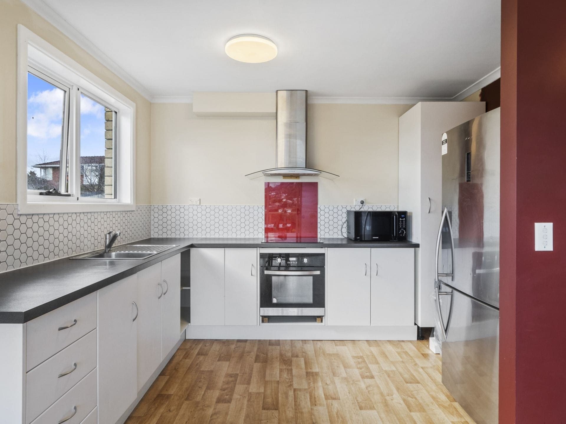 1/8 Dalkeith Court, Sandy Bay, Sandy Bay - Thumbnail 2