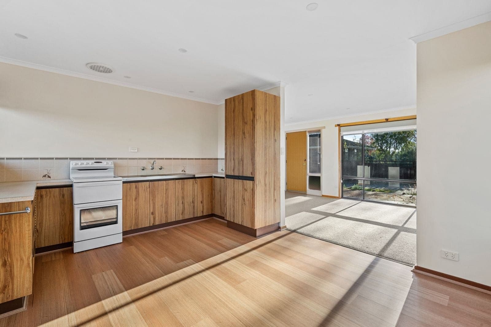 9 Nansen Court, Margate, Margate - Thumbnail 2