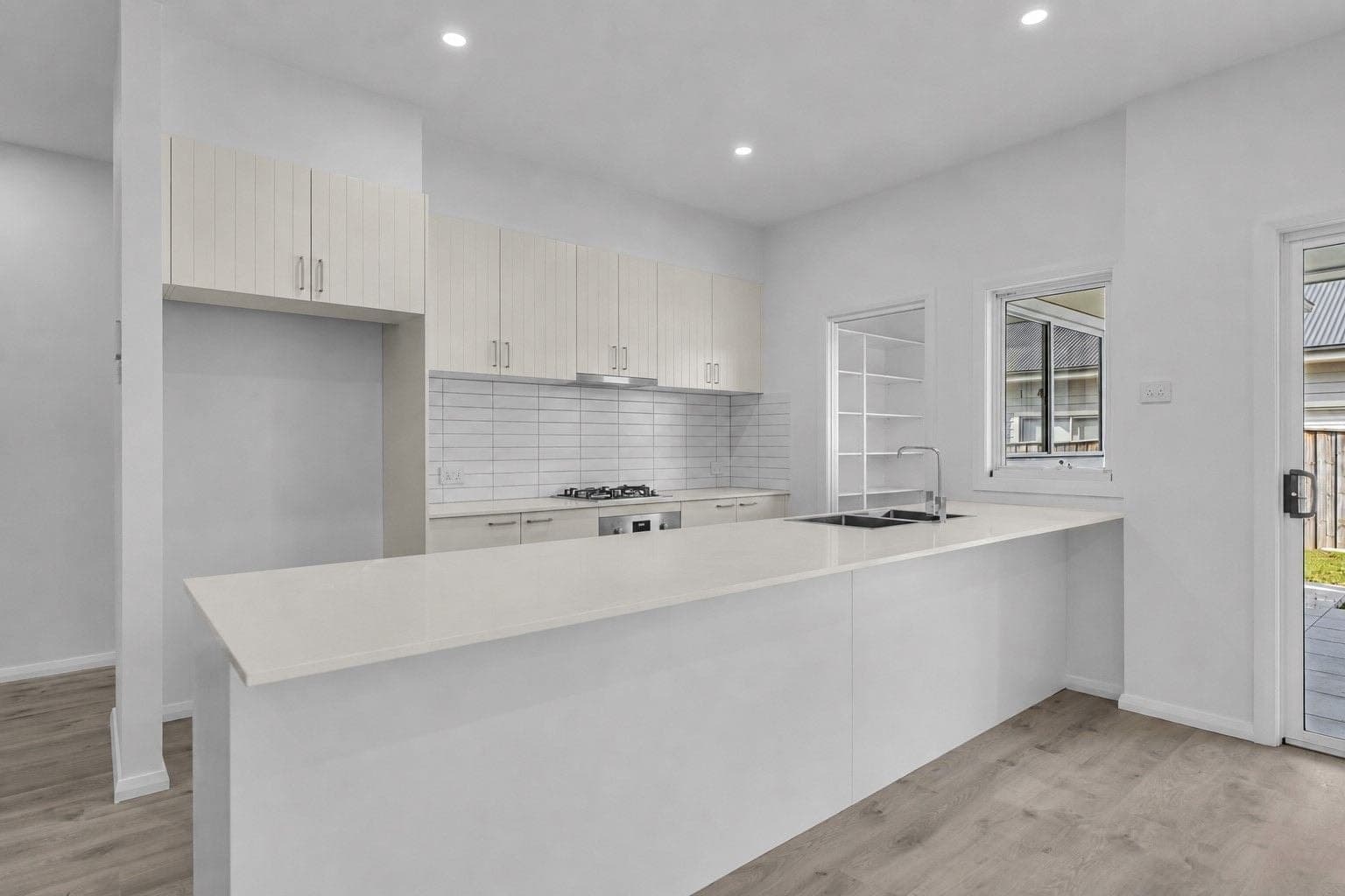 12 Macbeth Close, Oakdale, Oakdale - Thumbnail 2