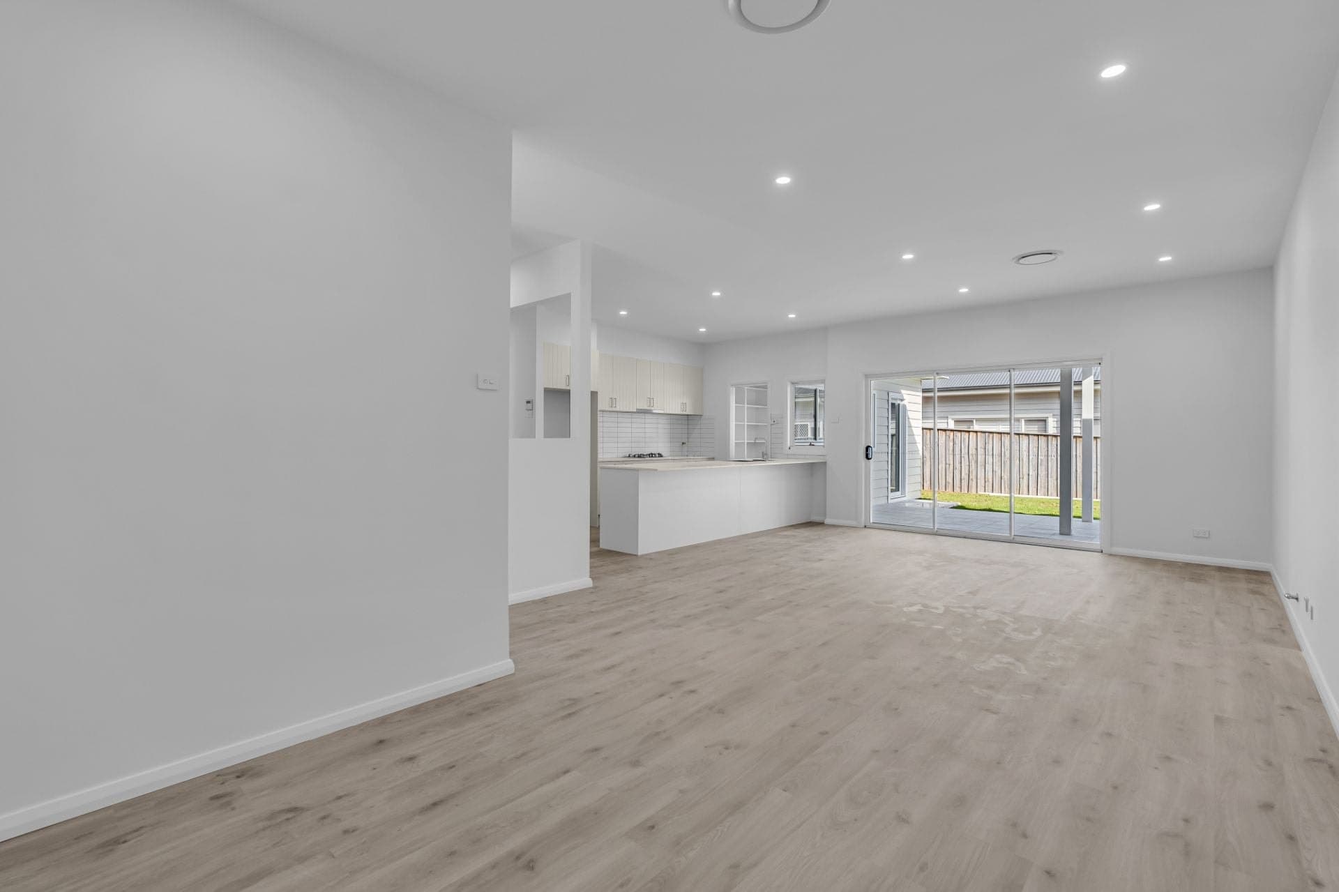 12 Macbeth Close, Oakdale, Oakdale - Thumbnail 4