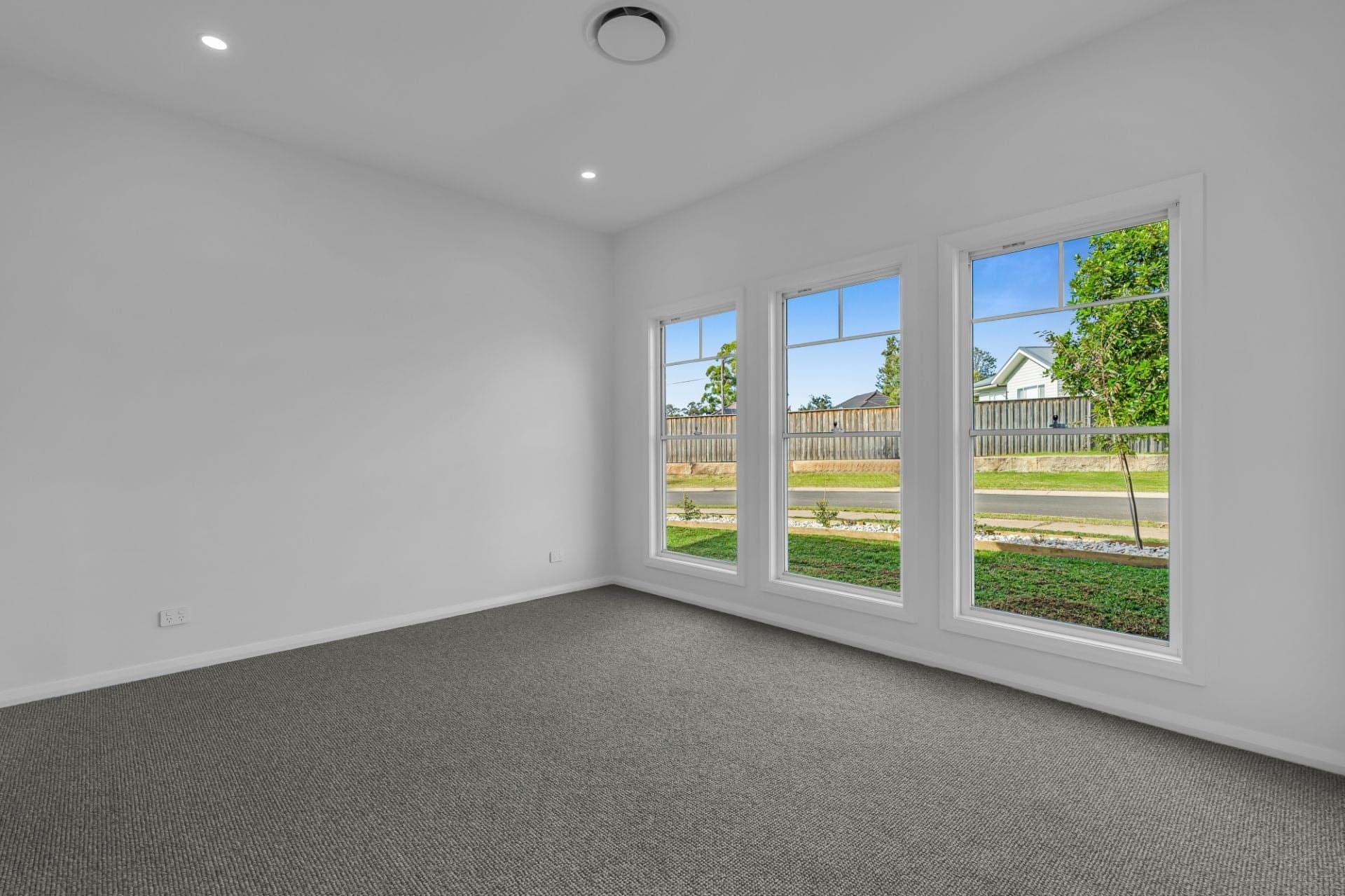 12 Macbeth Close, Oakdale, Oakdale - Thumbnail 8