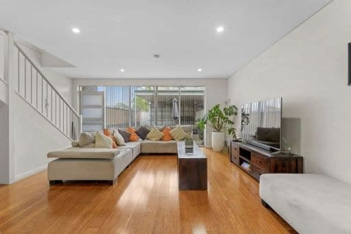 6/14 MacIntosh Street, Mascot - Image 1