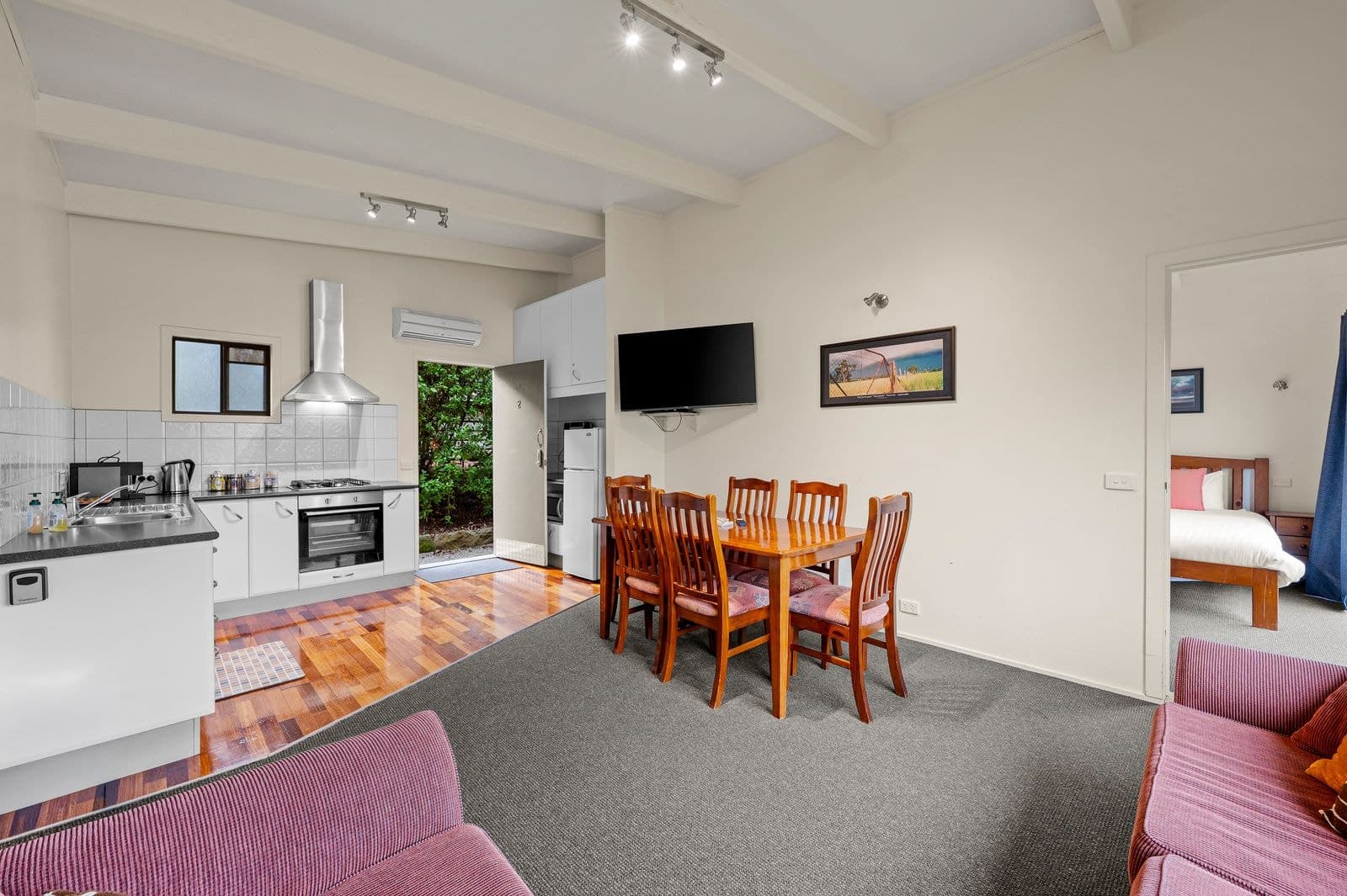 5/4 Omega Street, Merrijig VIC 3723, Merrijig - Thumbnail 2