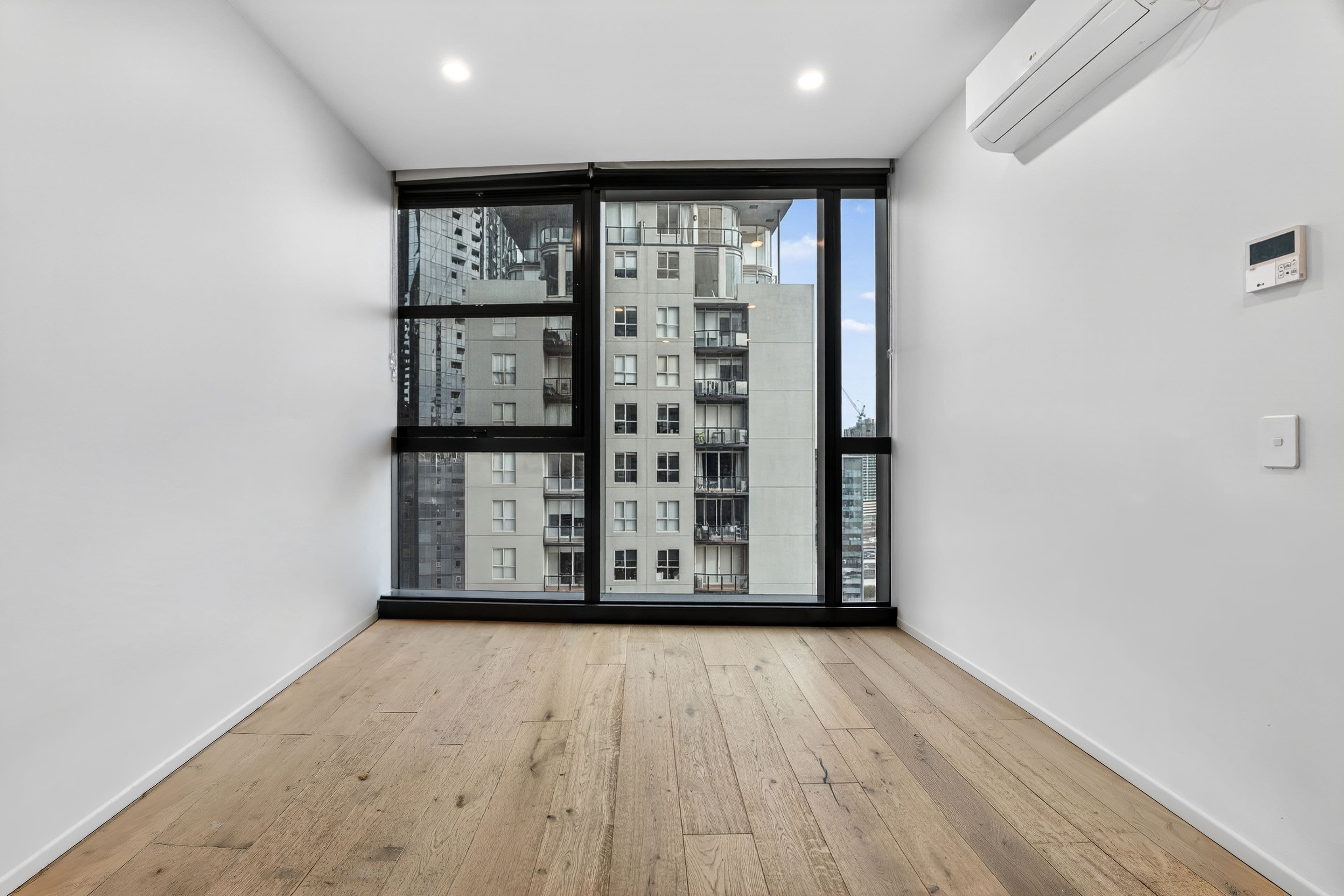 1808/301 King Street, Melbourne VIC 3000, Melbourne - Thumbnail 6