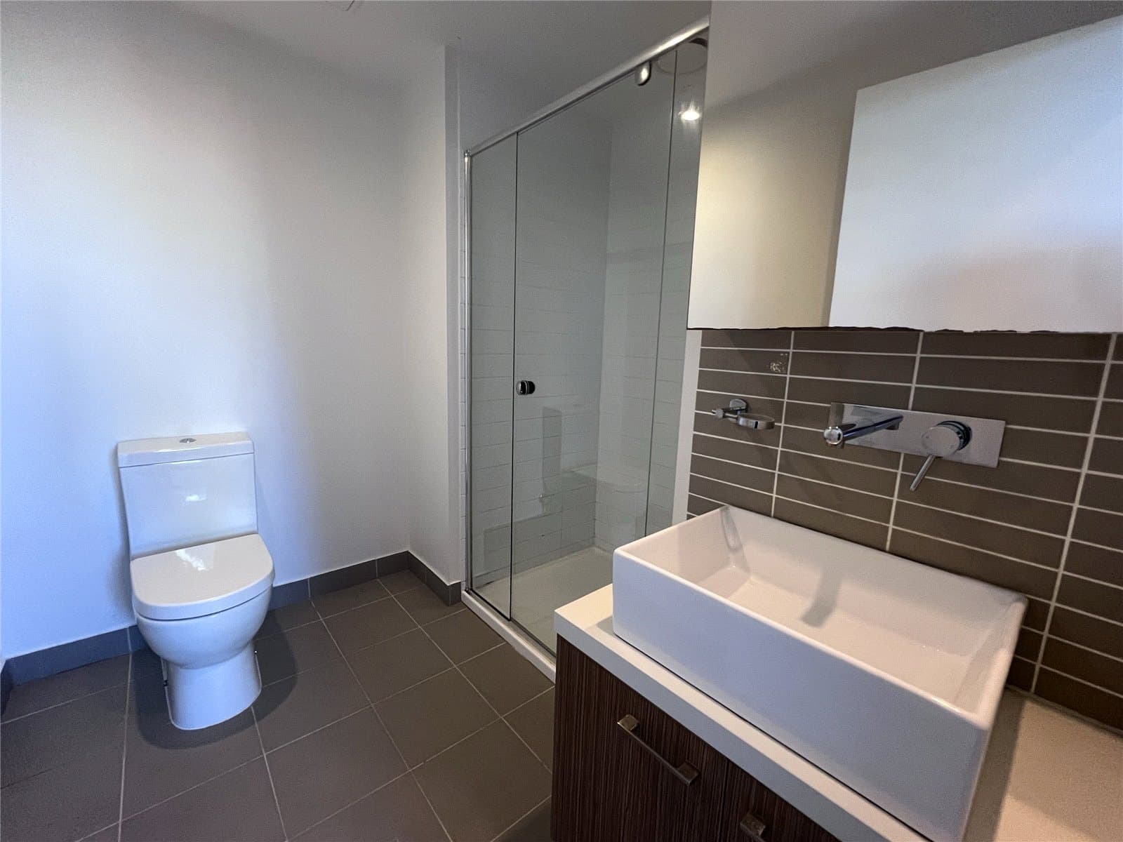 1201/8 Sutherland Street, Melbourne - Thumbnail 6