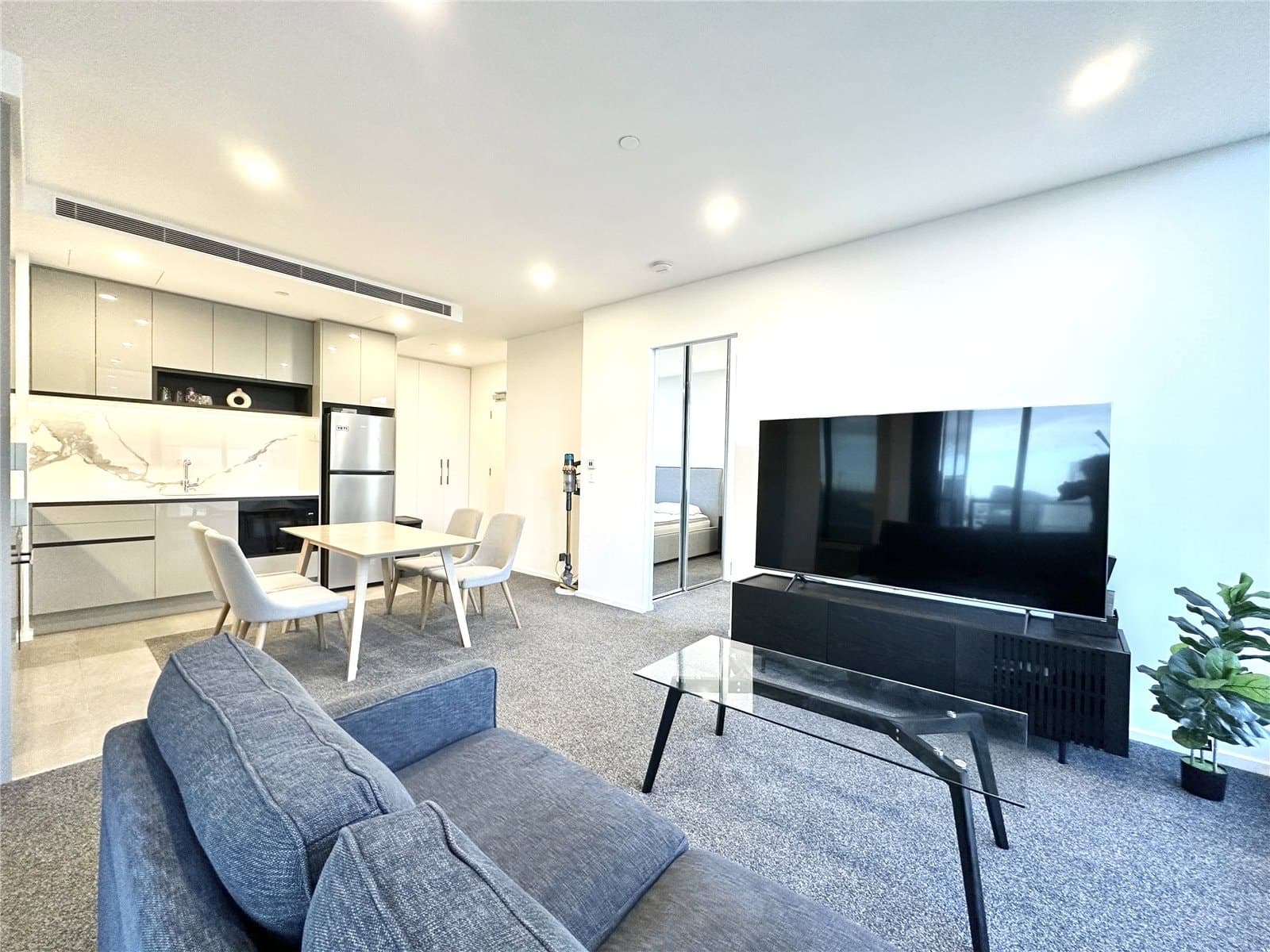 903/408 Spencer Street, West Melbourne - Image 1