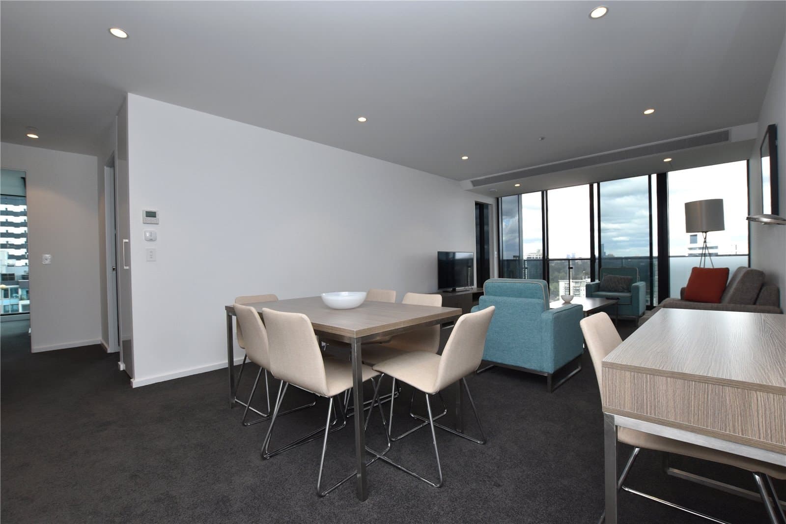 2211/60 Kavanagh Street, Southbank - Thumbnail 2