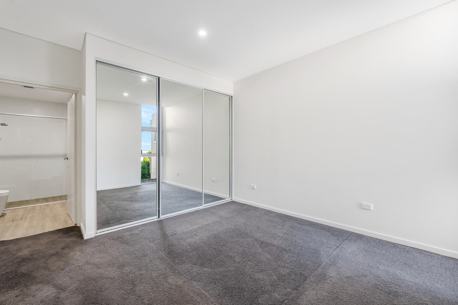 226/203 Birdwood Road, Georges Hall - Thumbnail 8